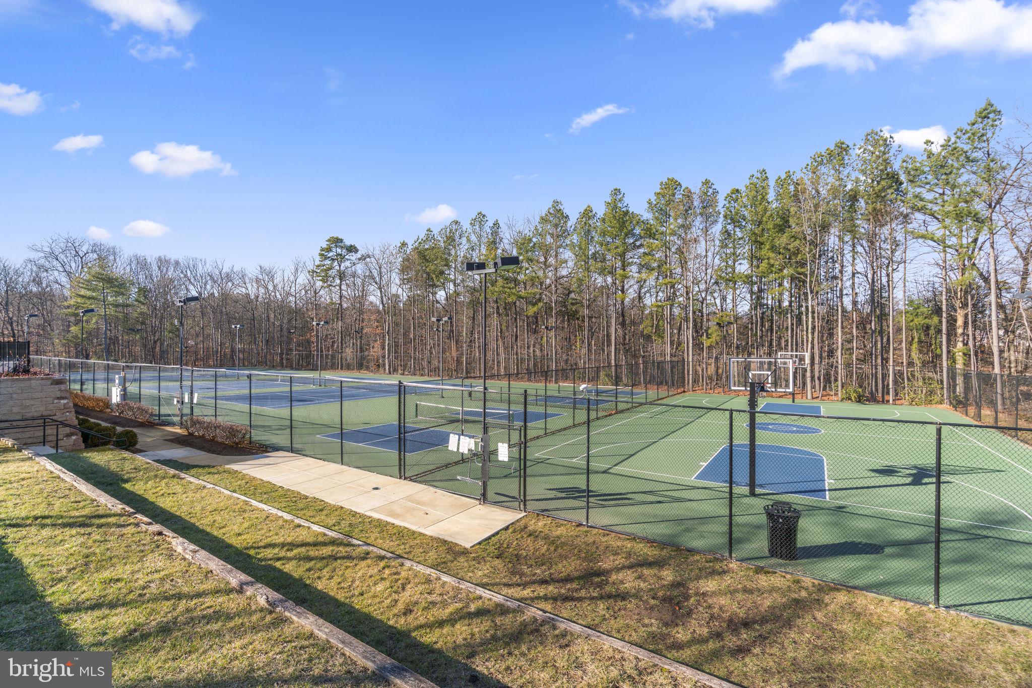 RUSSETT - Residential