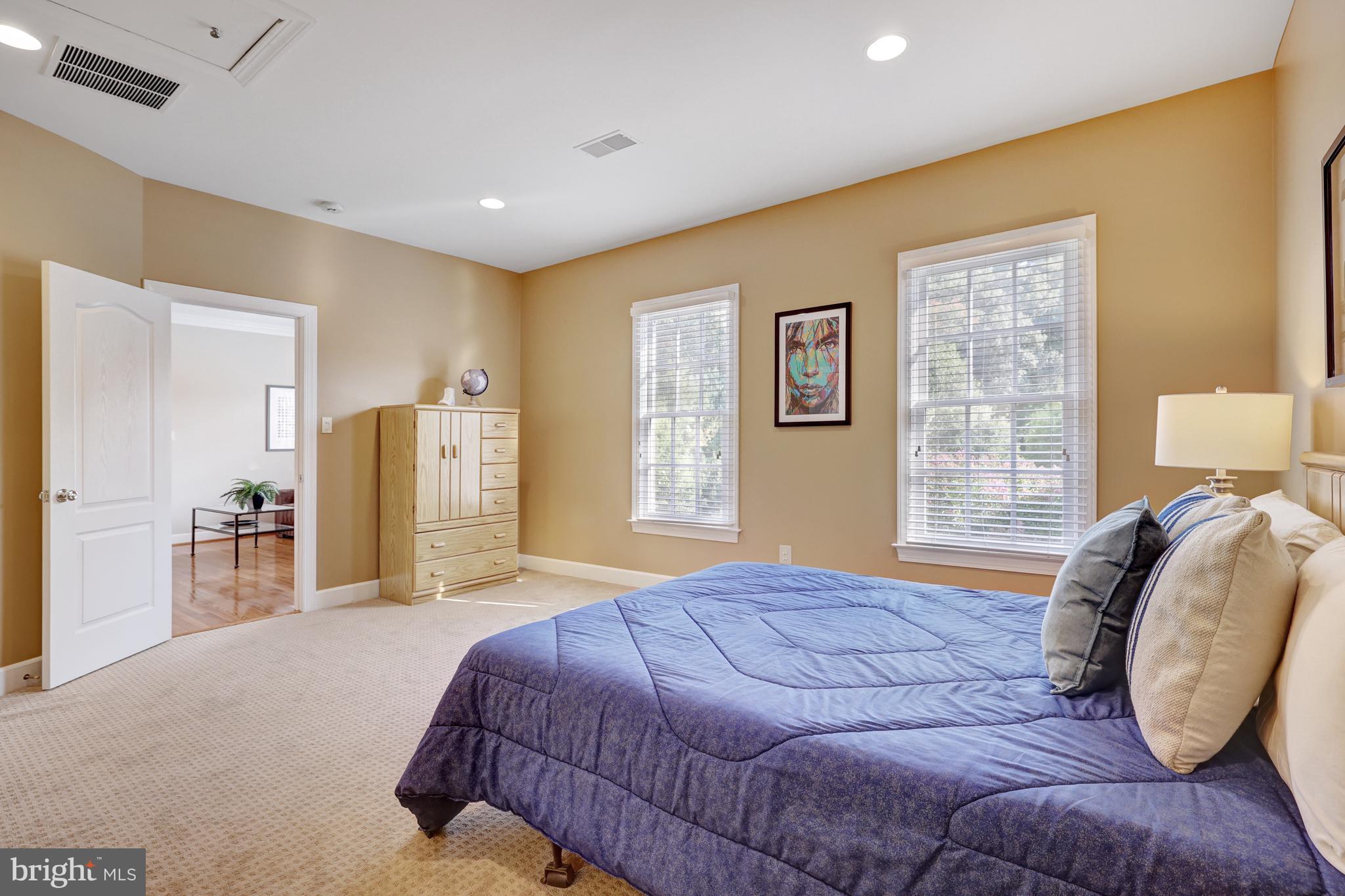 RIVERBEND - Residential