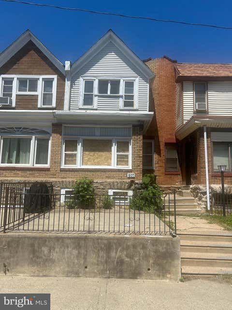 Townhouse For Sale - 807 W Wellens Street<br/> PHILADELPHIA, PA 19141
