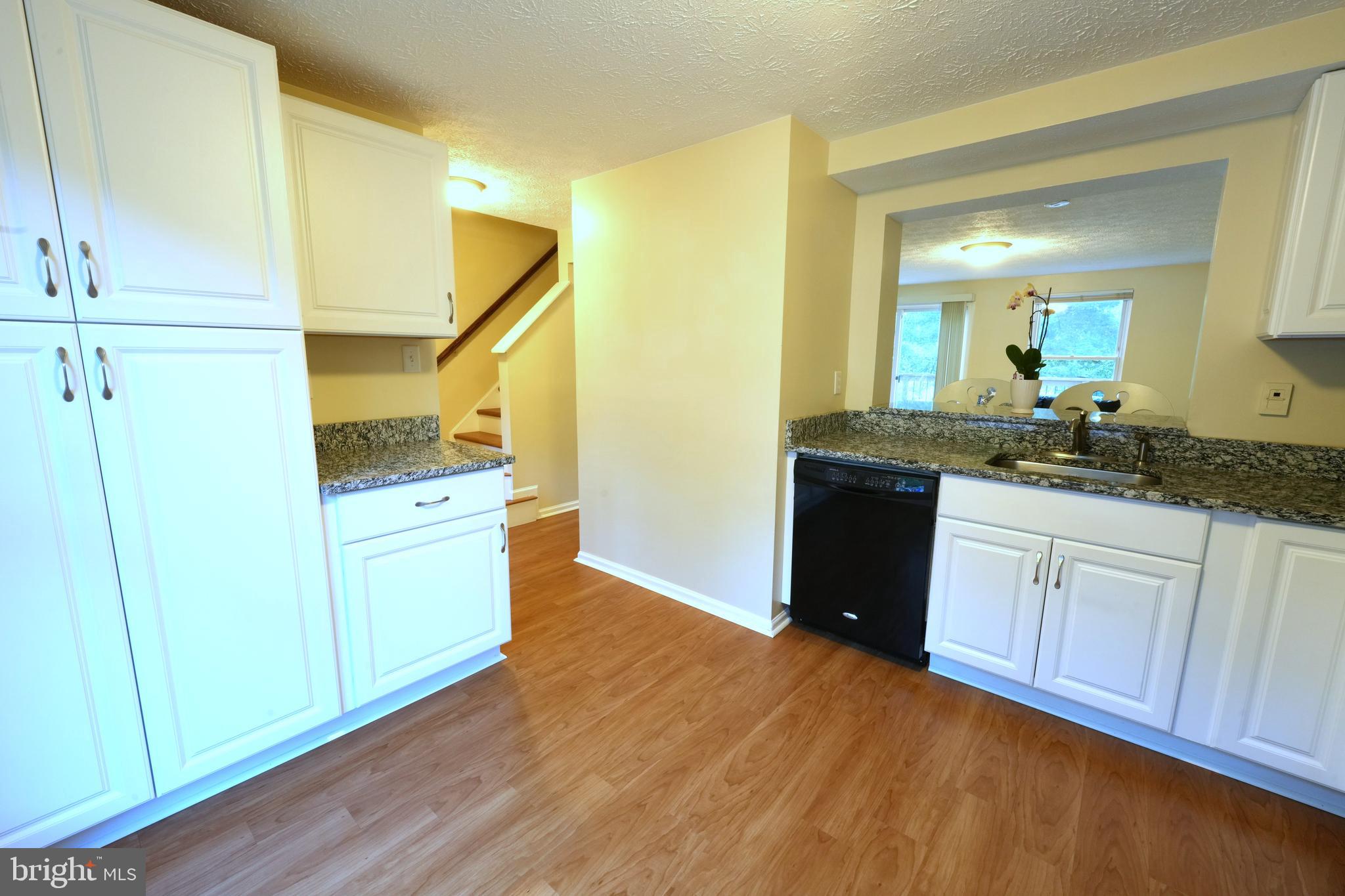8208 CAMBRIDGE COURT