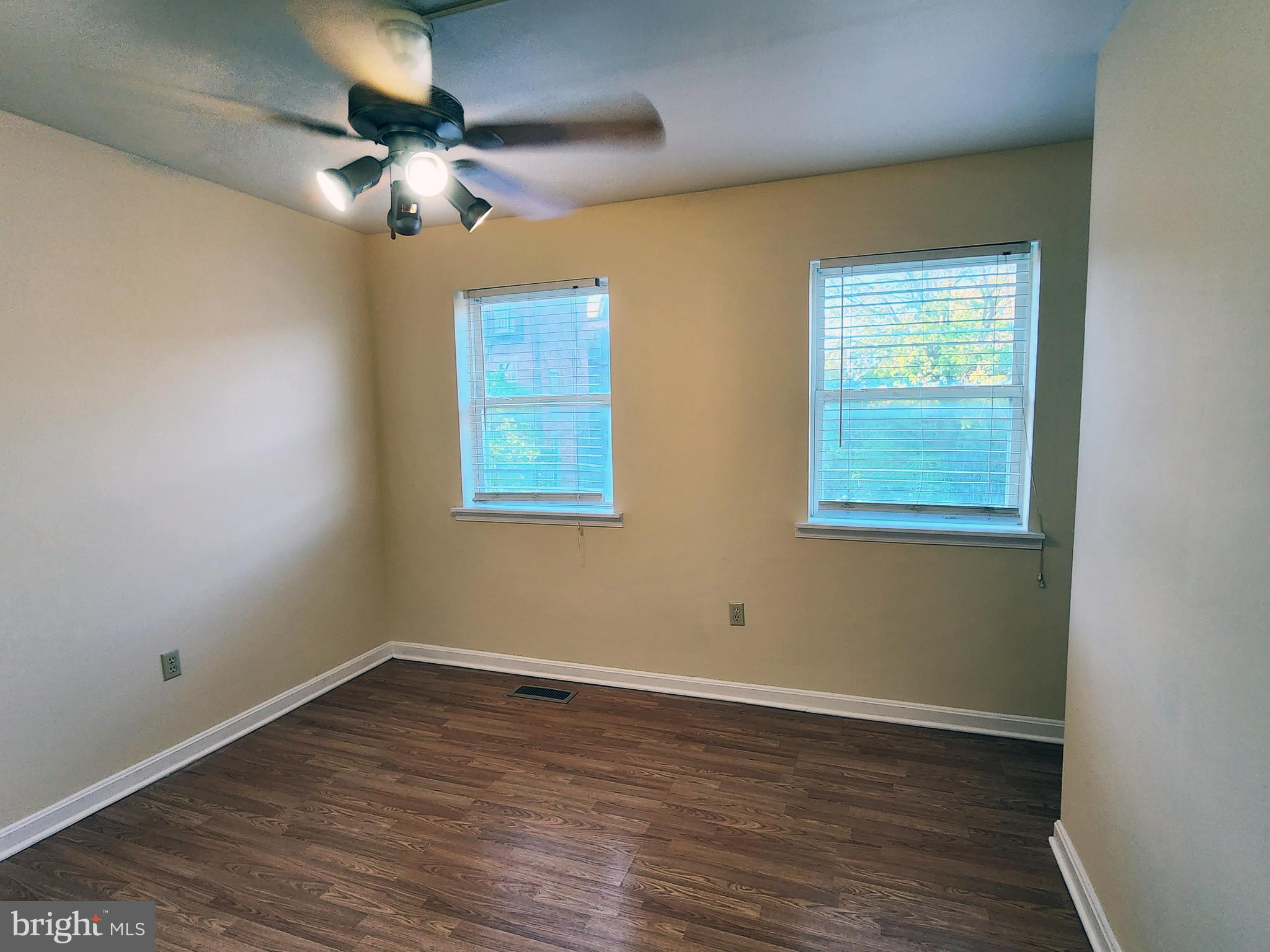 SANDTOWN-WINCHESTER - Residential