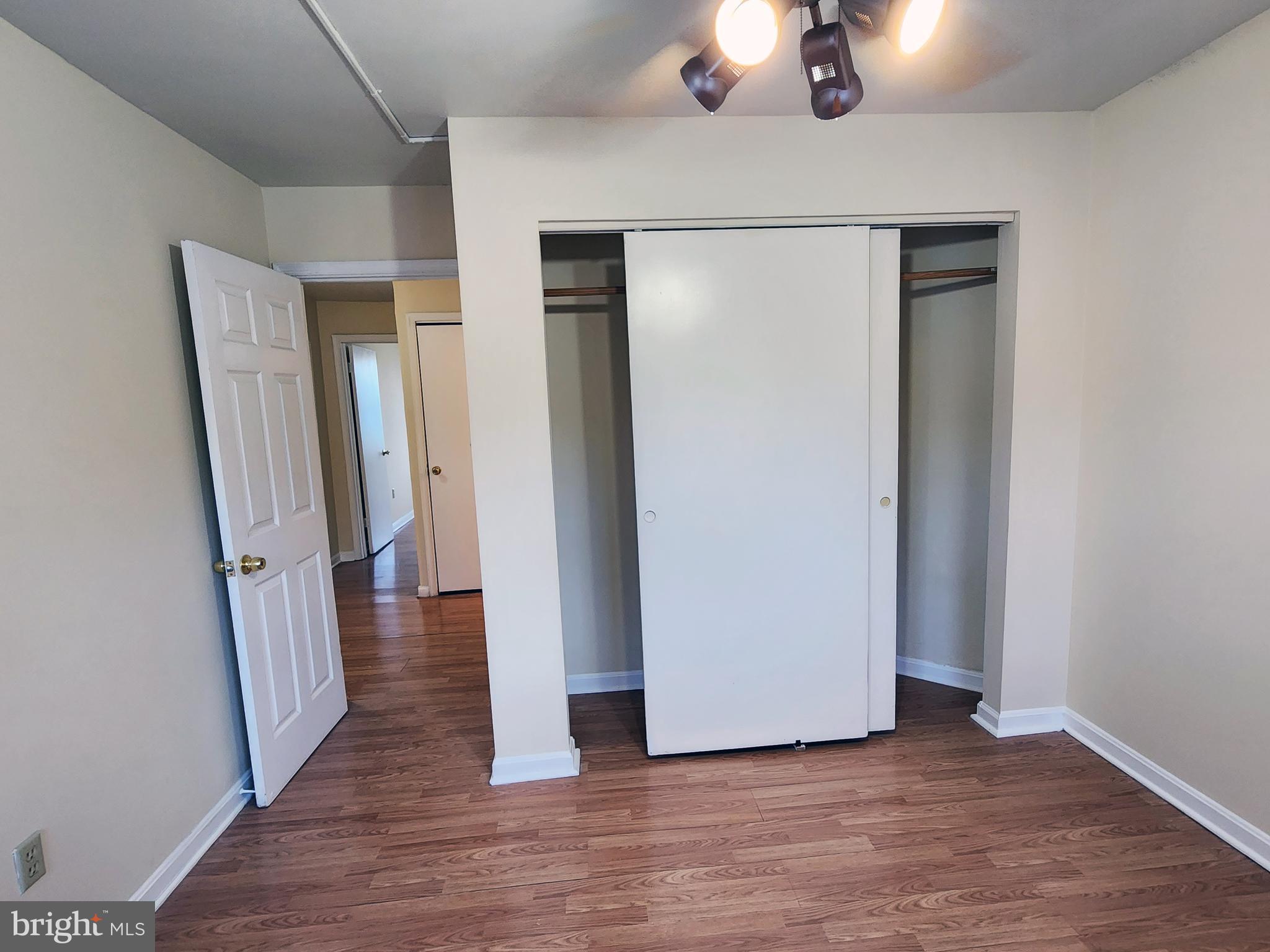 SANDTOWN-WINCHESTER - Residential