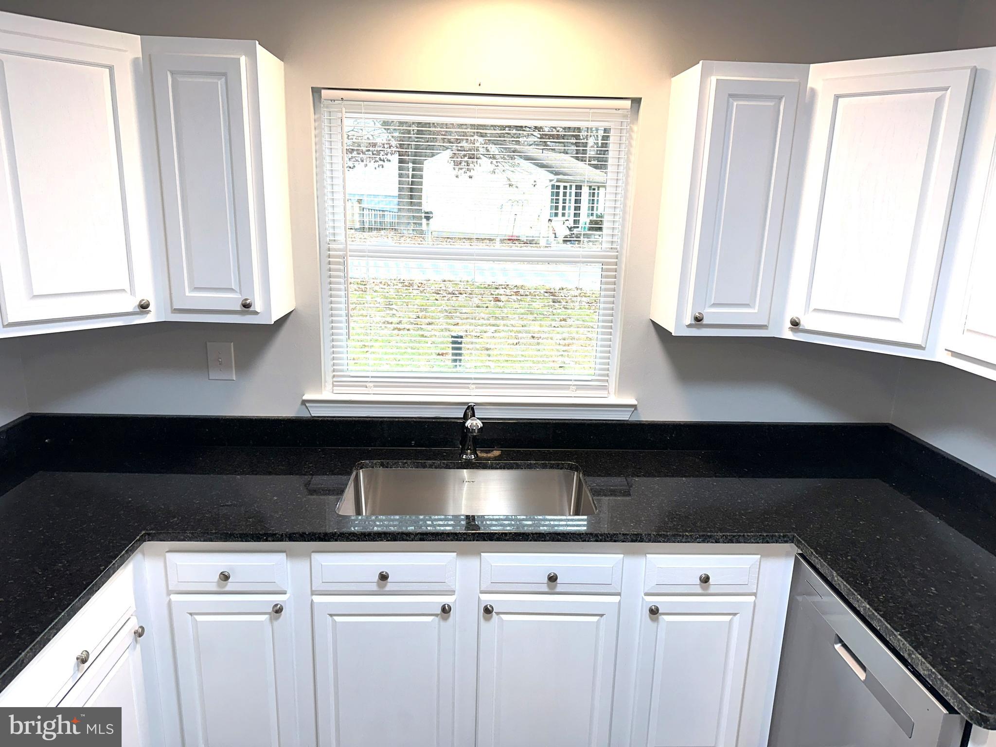 WHITE SANDS - Residential