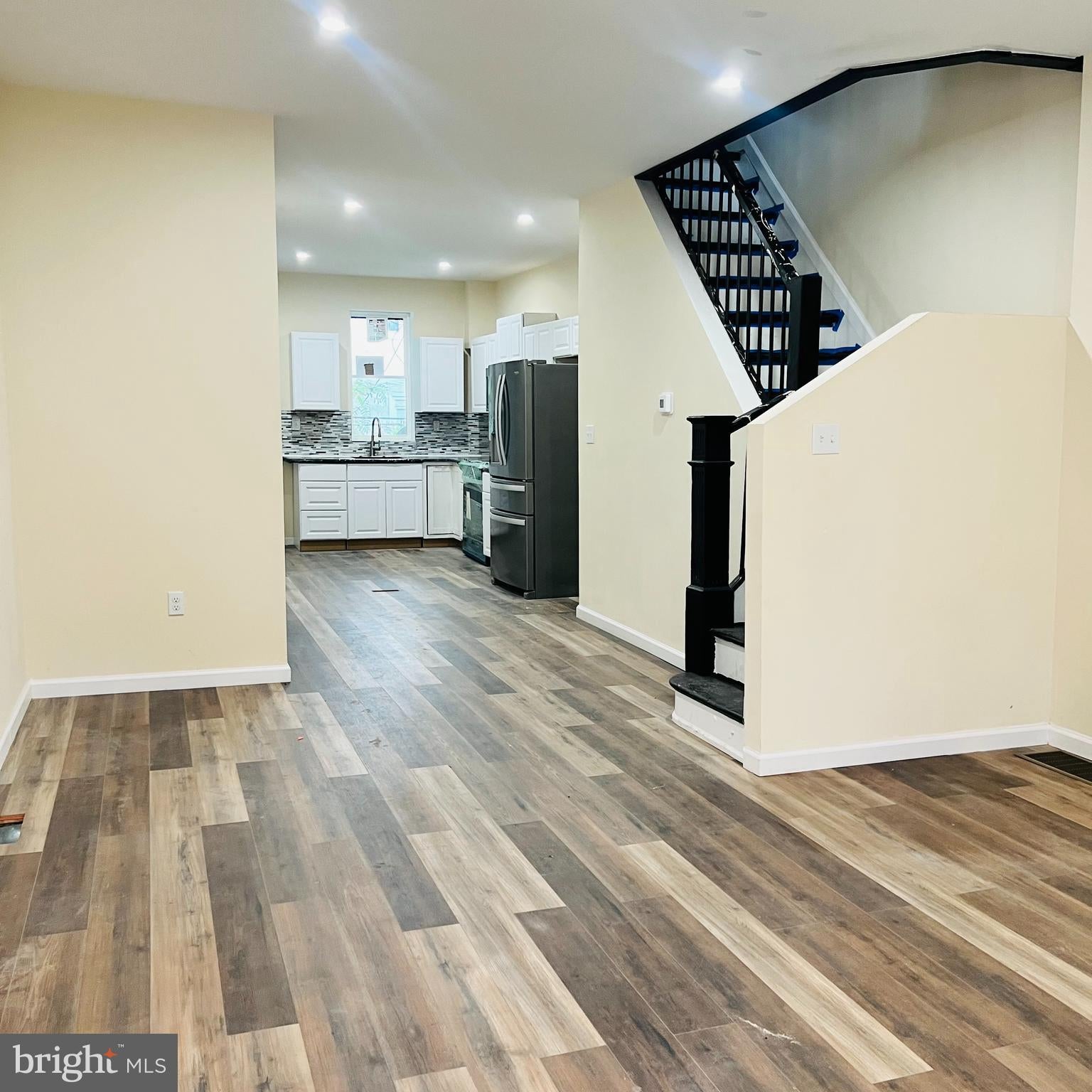 2328 W HAROLD STREET