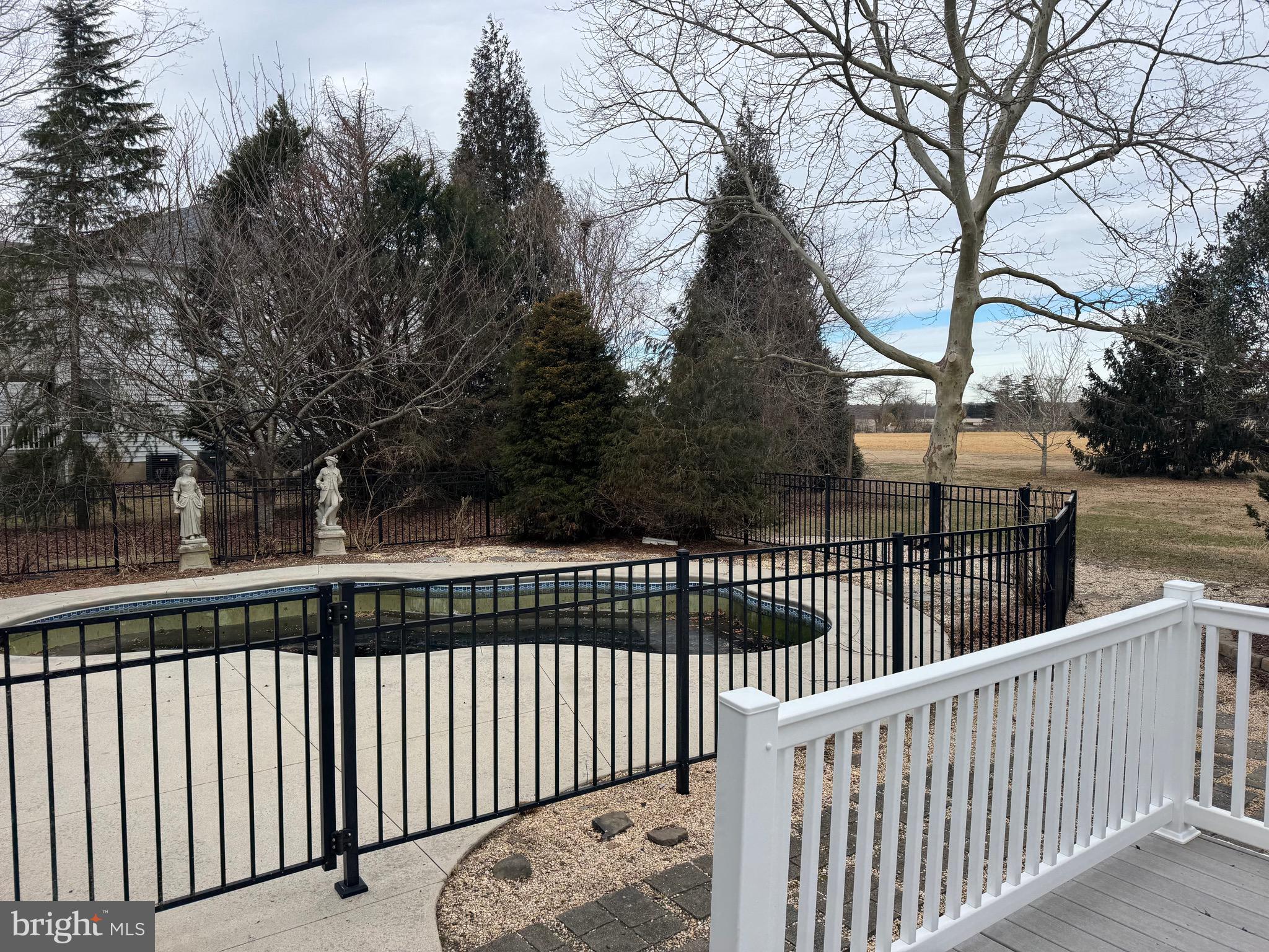 BUNTINGS POINT - Residential