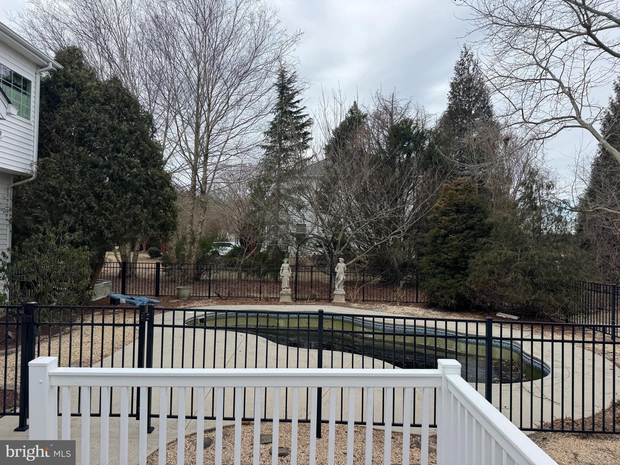 BUNTINGS POINT - Residential