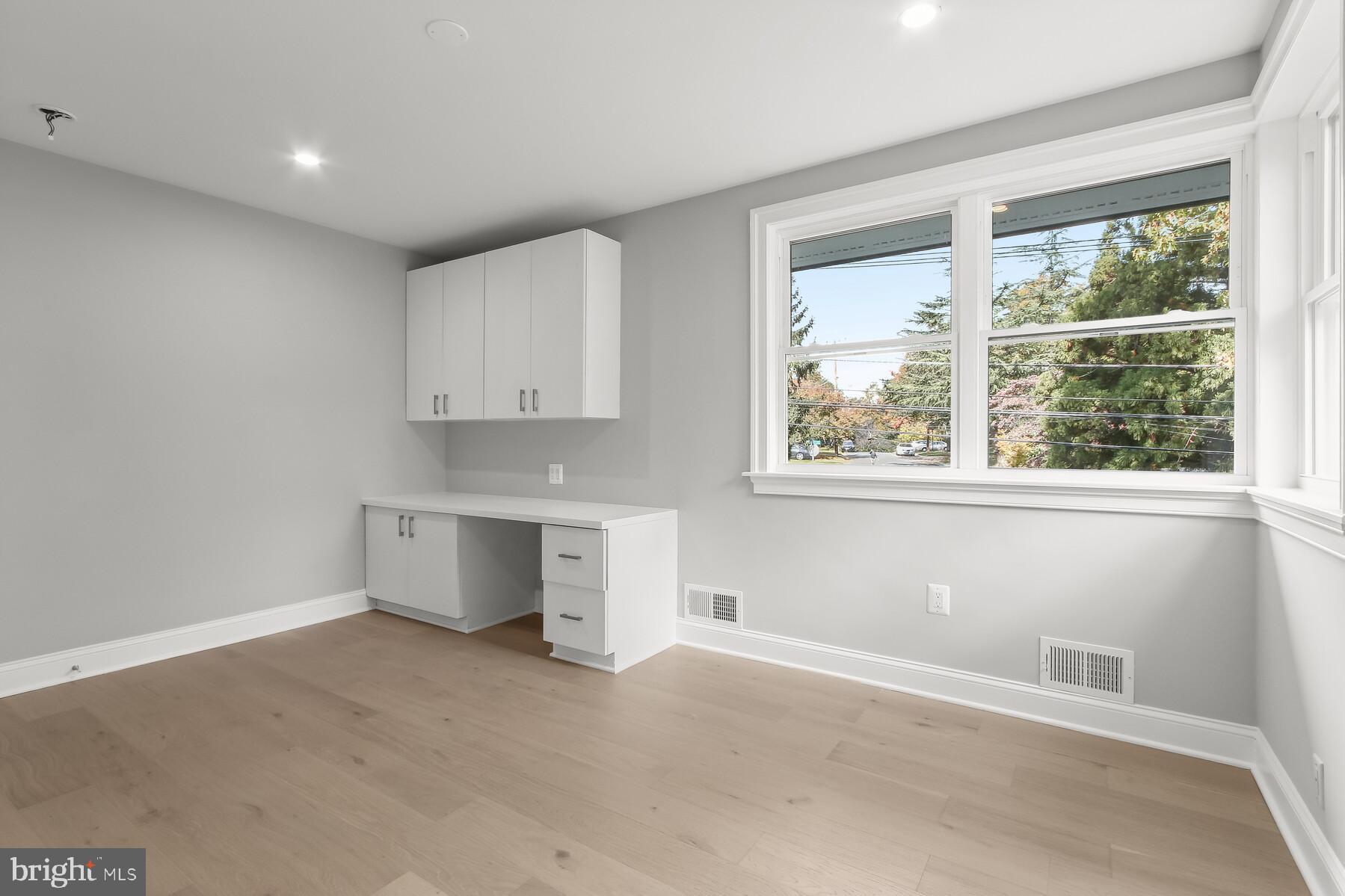 DUNLOP HILLS - Residential