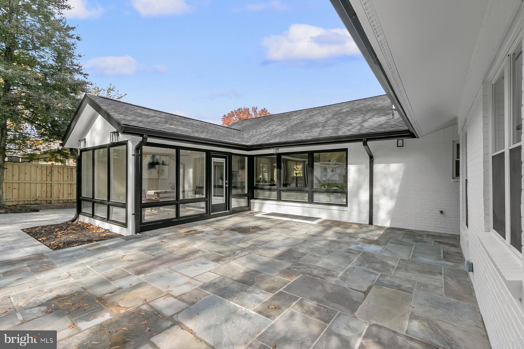 DUNLOP HILLS - Residential