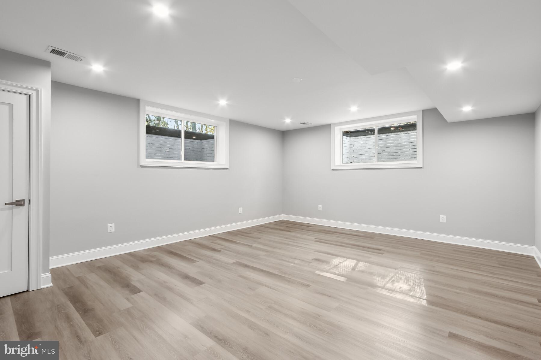 DUNLOP HILLS - Residential