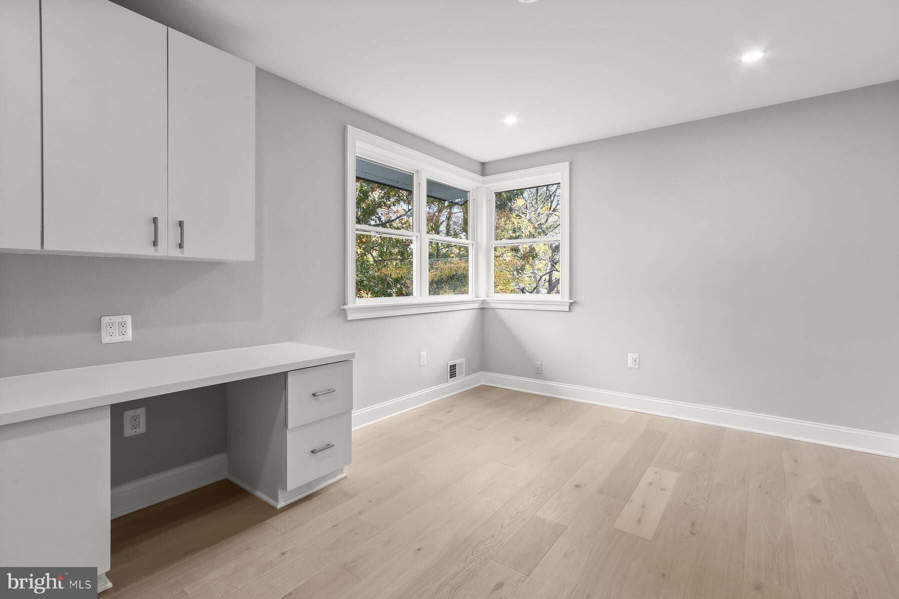 DUNLOP HILLS - Residential