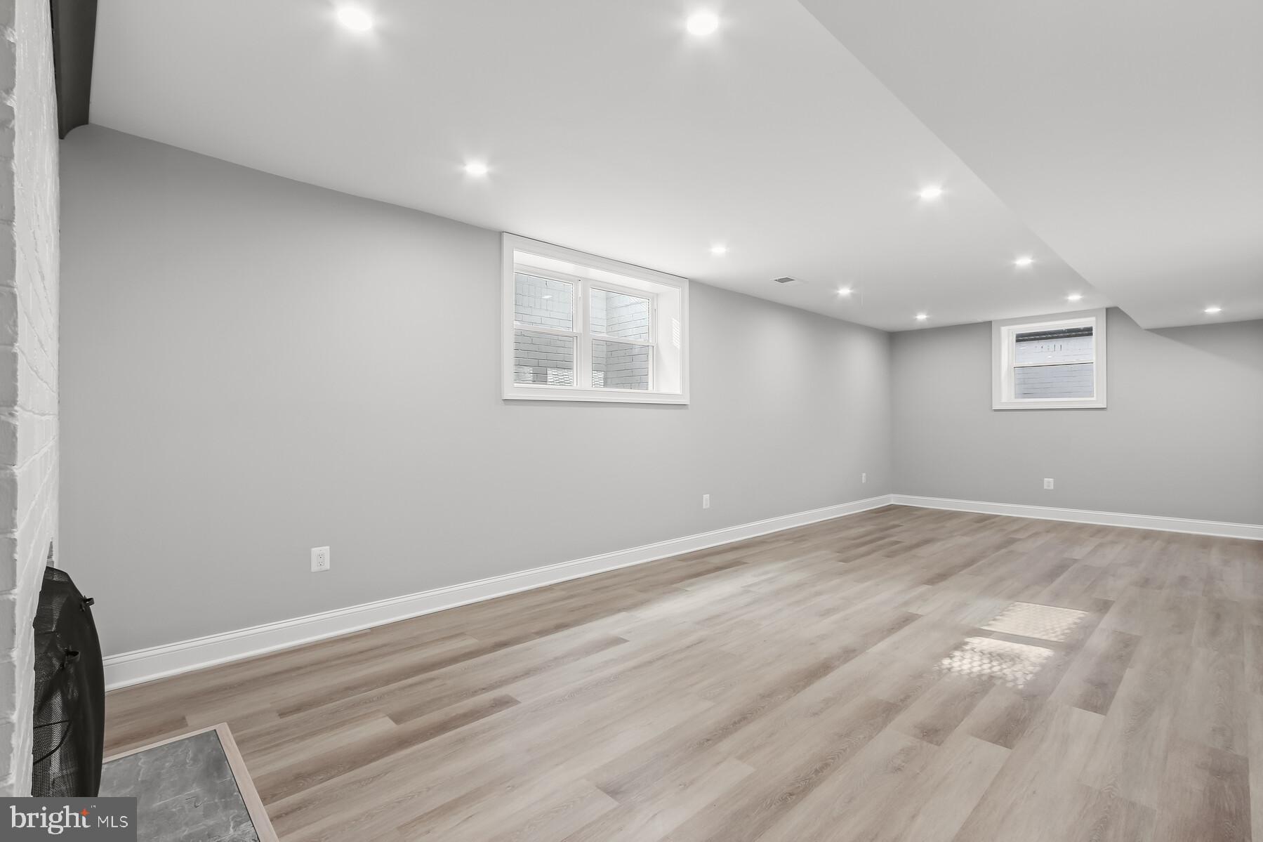 DUNLOP HILLS - Residential