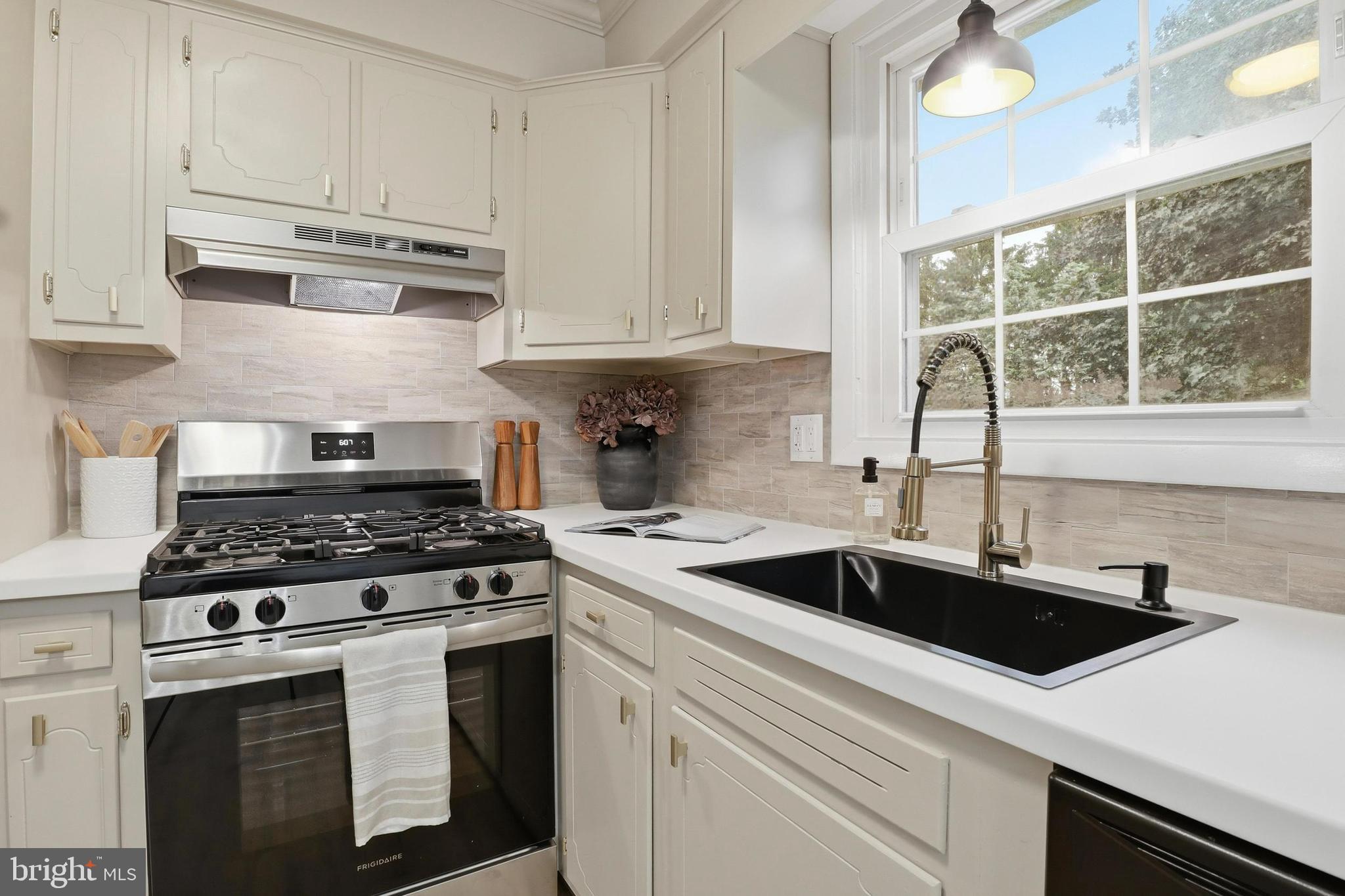 YORK TWP - Residential