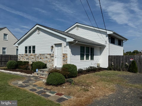 Homes For Sale - 1952 Forest Drive<br/> ANNAPOLIS, MD 21401