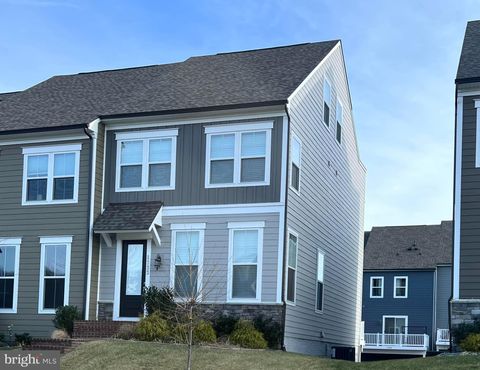 1733 AUTUMN MAPLE LEAF DRIVE DUMFRIES VA 22026