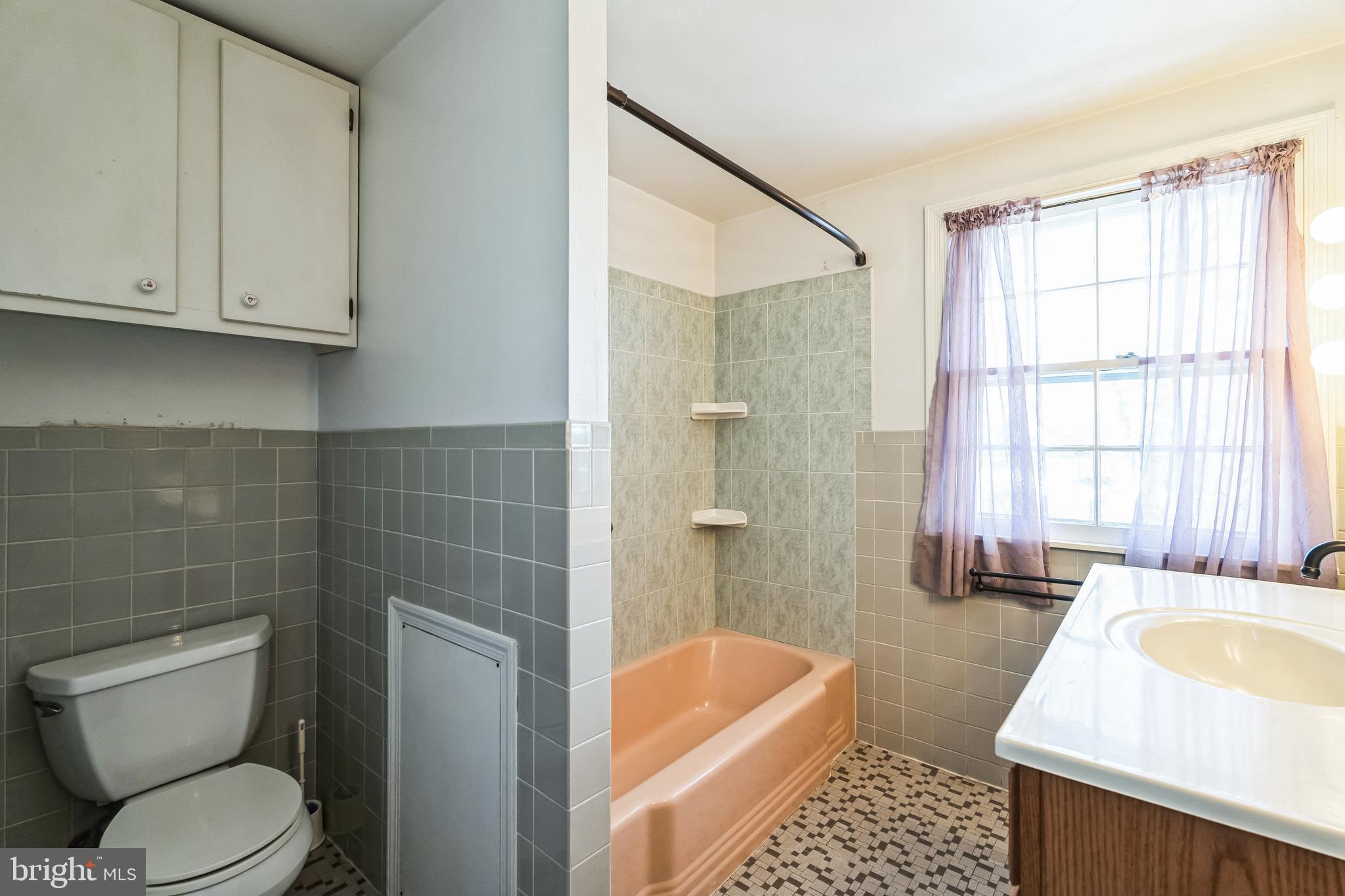 HILLSIDE - Residential