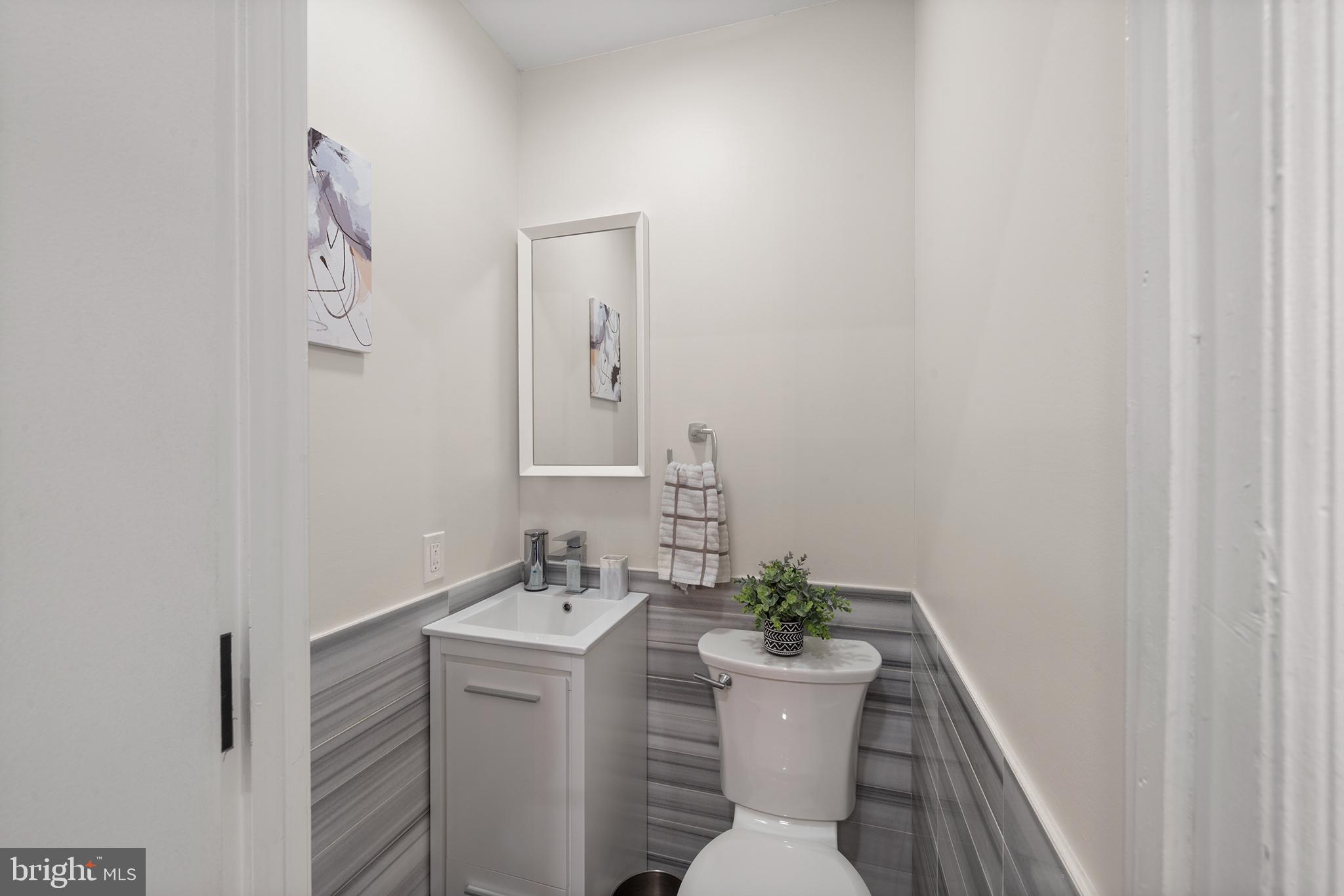 QUEEN VILLAGE - Residential