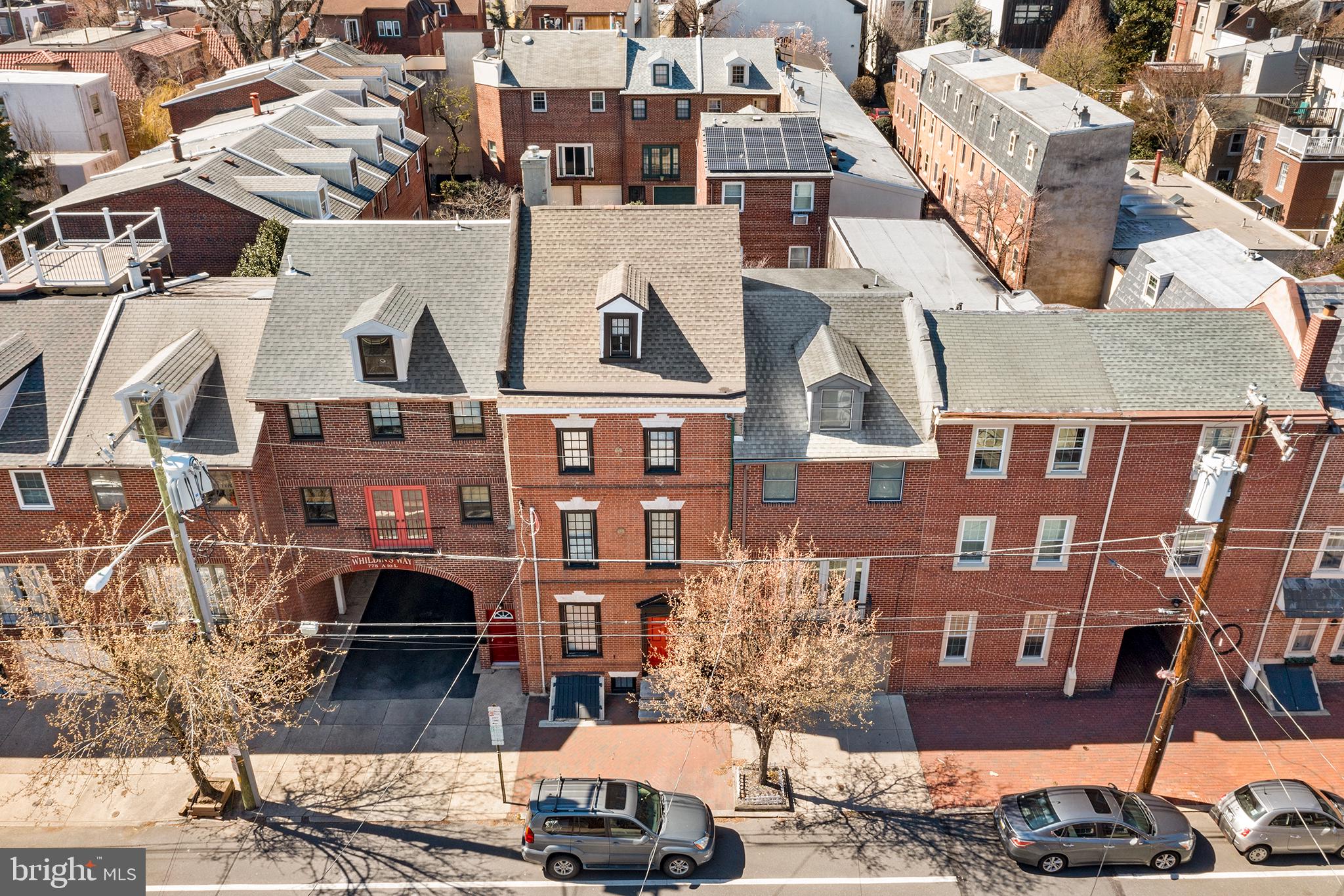 QUEEN VILLAGE - Residential