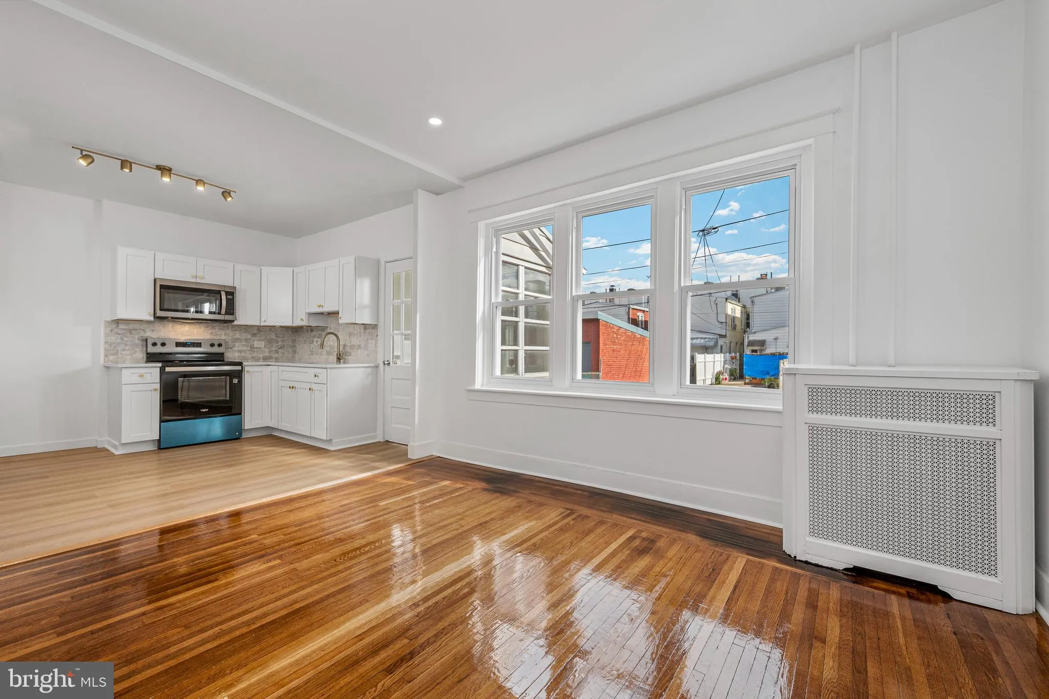 Reading, Pennsylvania 19601, United States, 3 Bedrooms Bedrooms, ,2 BathroomsBathrooms,Residential,Active,237870