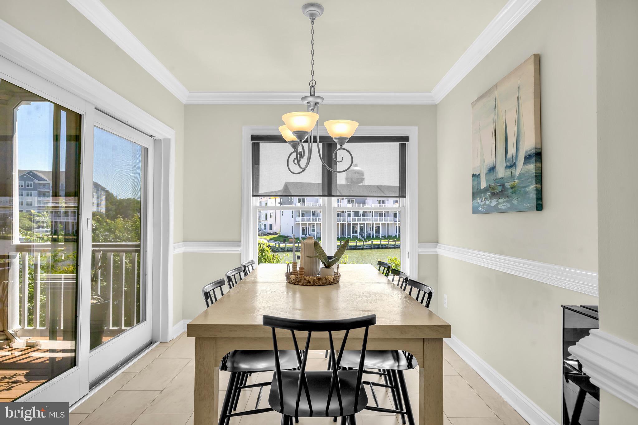 TOWNS & RESIDENCES AT WATERSIDE - Residential