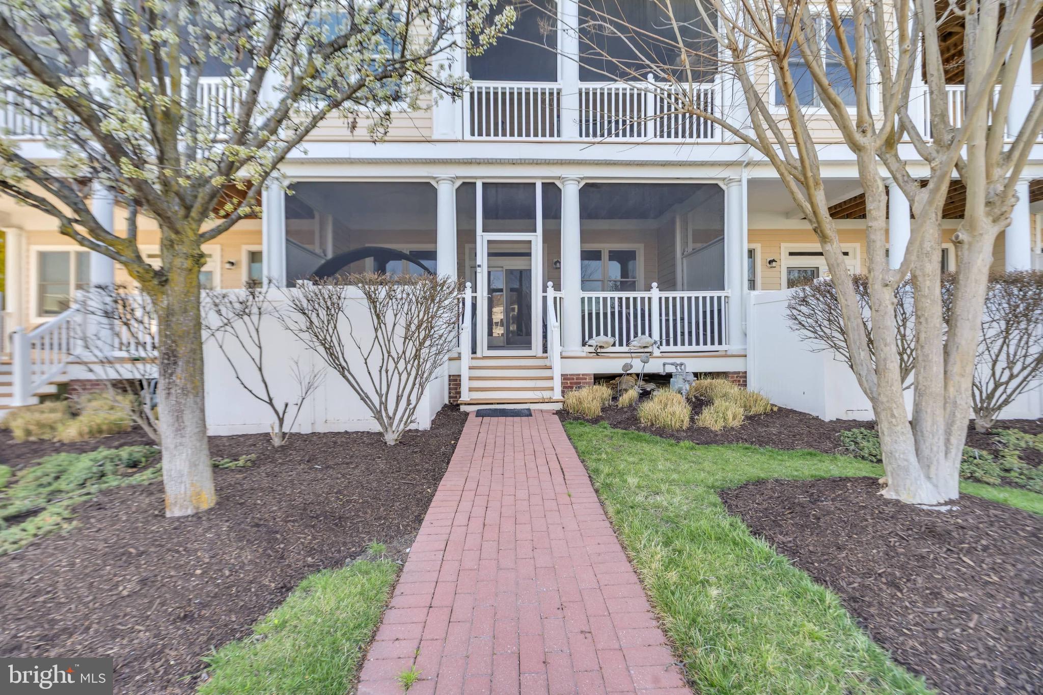 202 MUIR STREET 202