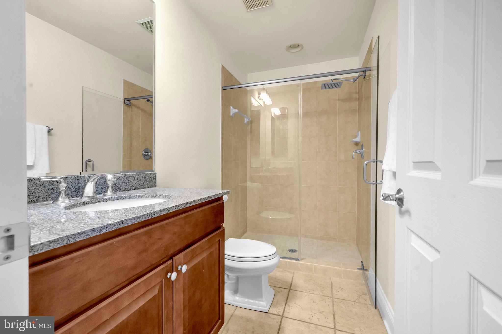 TOWNS & RESIDENCES AT WATERSIDE - Residential