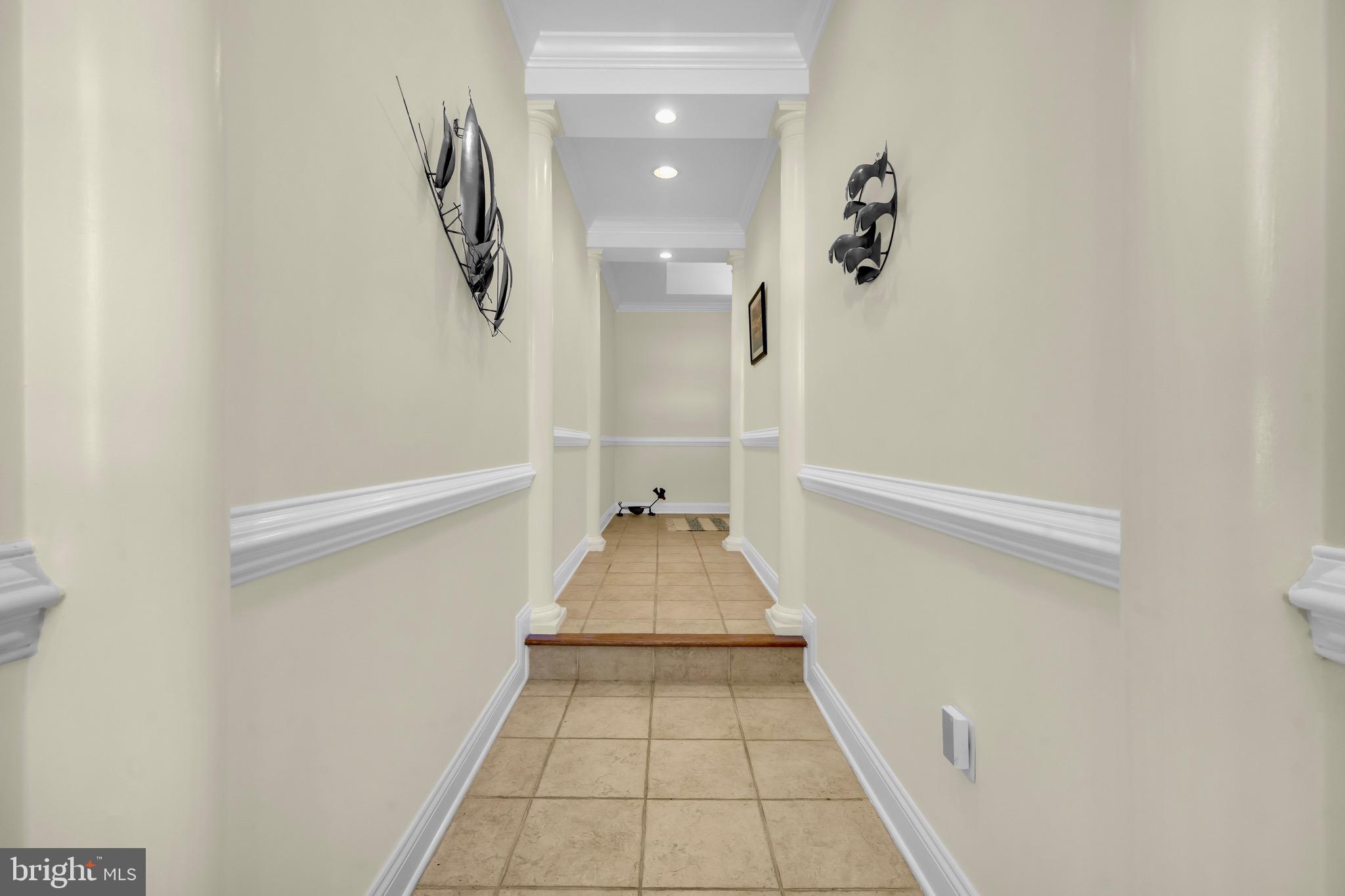 TOWNS & RESIDENCES AT WATERSIDE - Residential