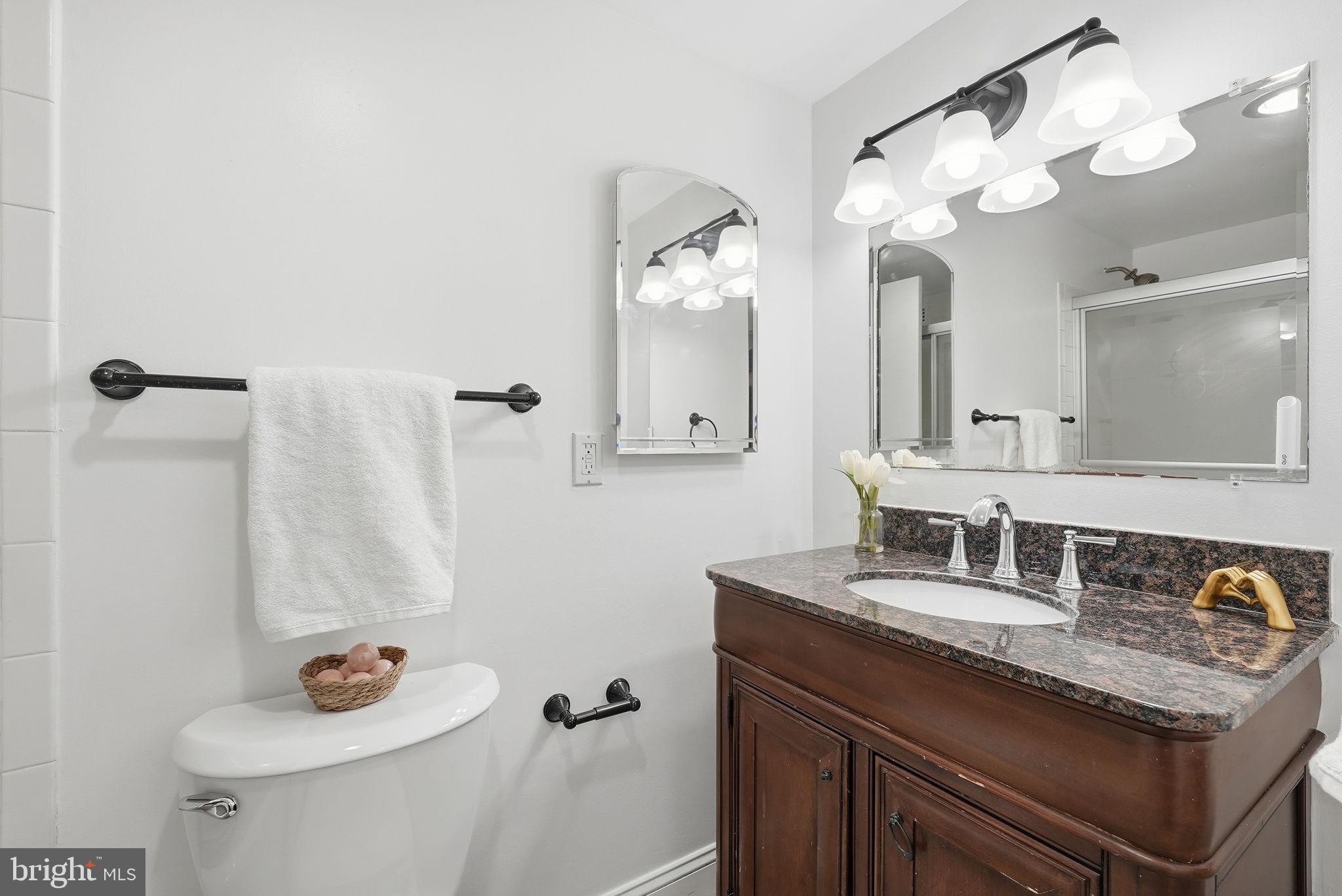 IDYLWOOD TOWERS - Residential