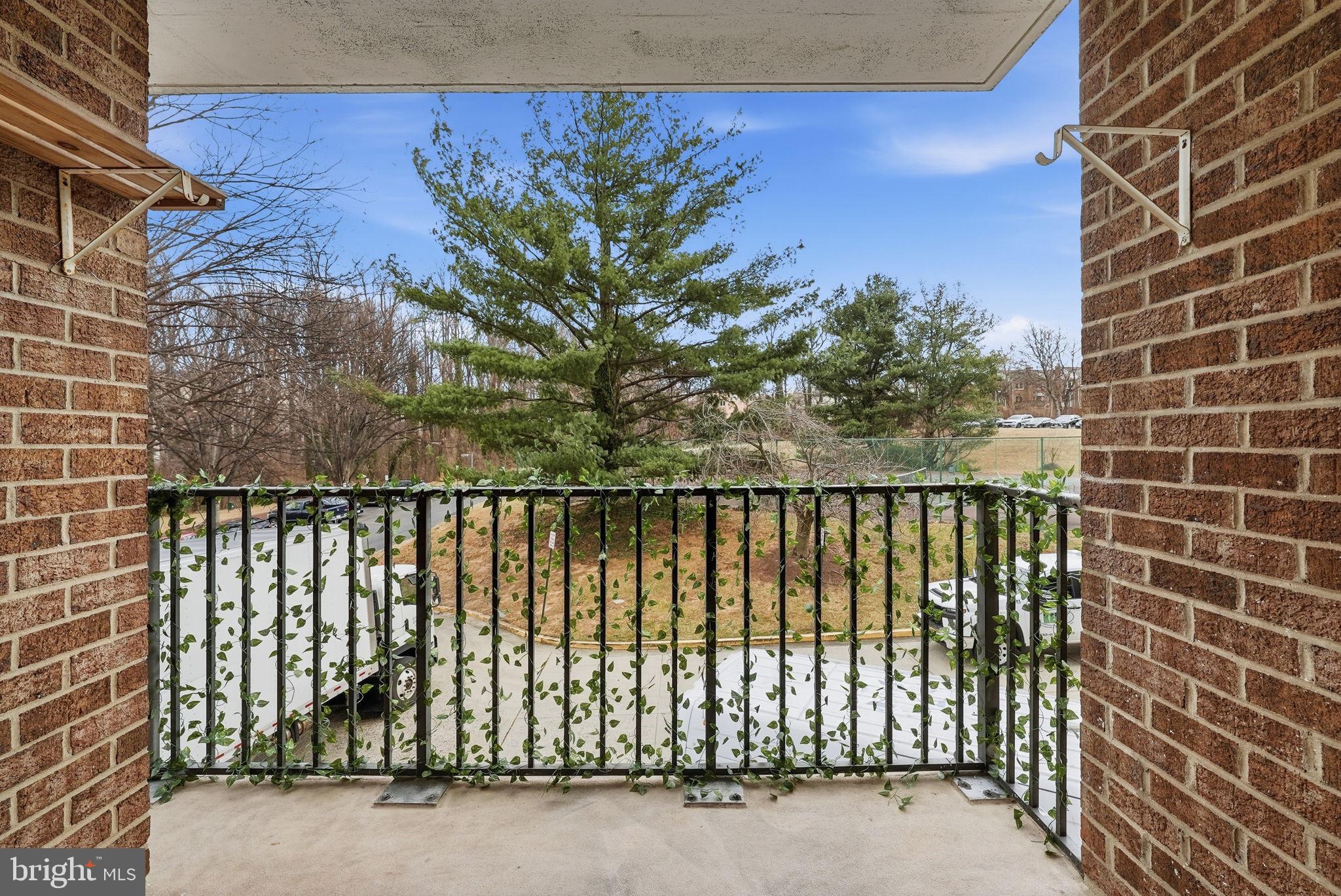 IDYLWOOD TOWERS - Residential