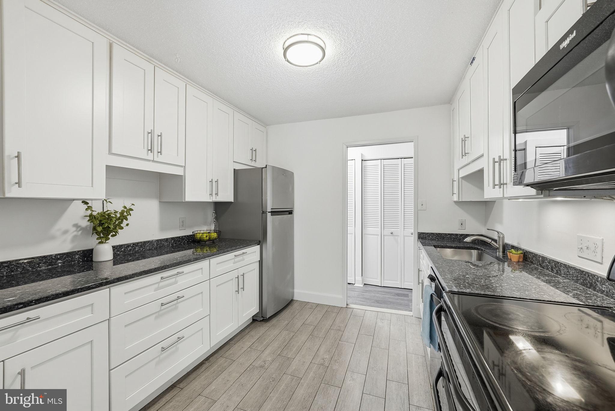 IDYLWOOD TOWERS - Residential