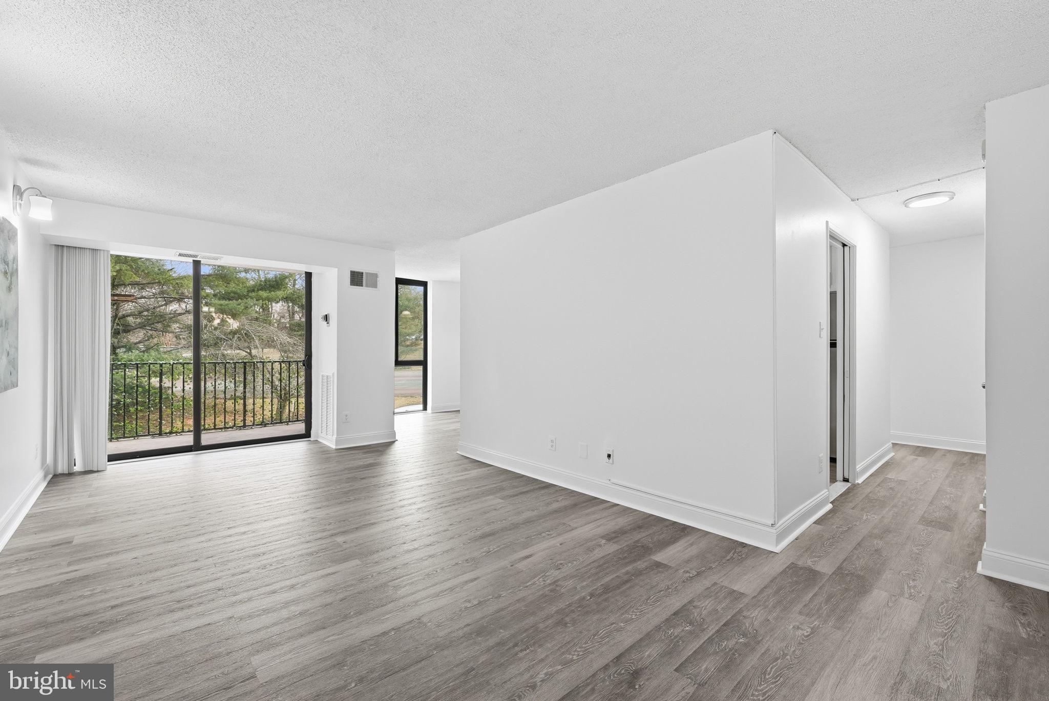 IDYLWOOD TOWERS - Residential