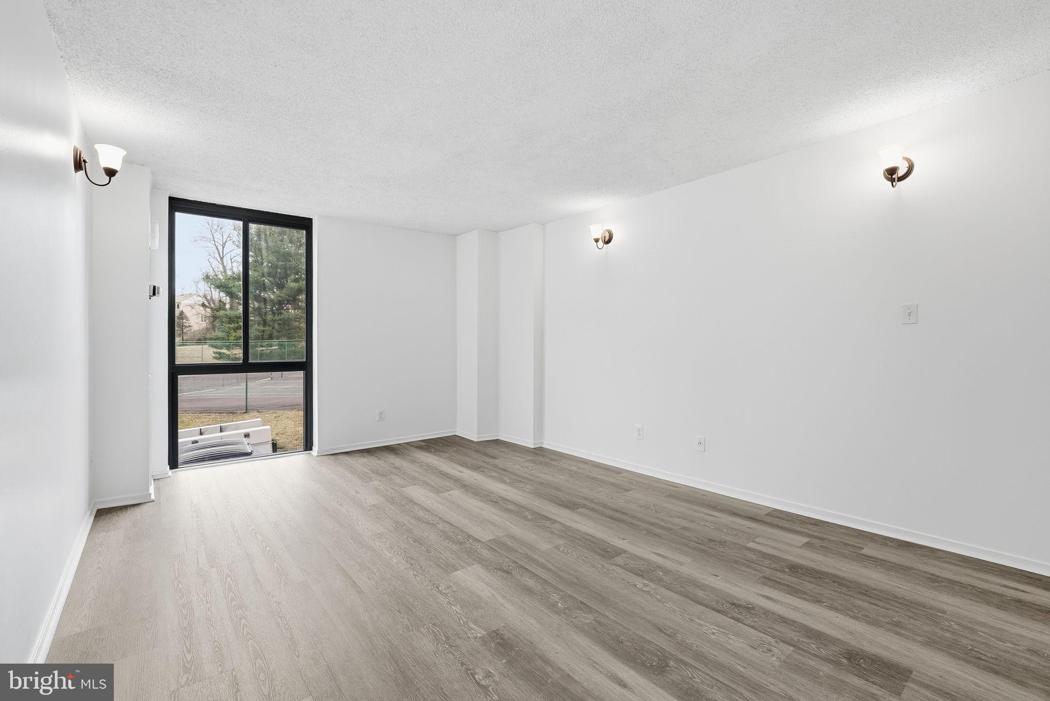 IDYLWOOD TOWERS - Residential