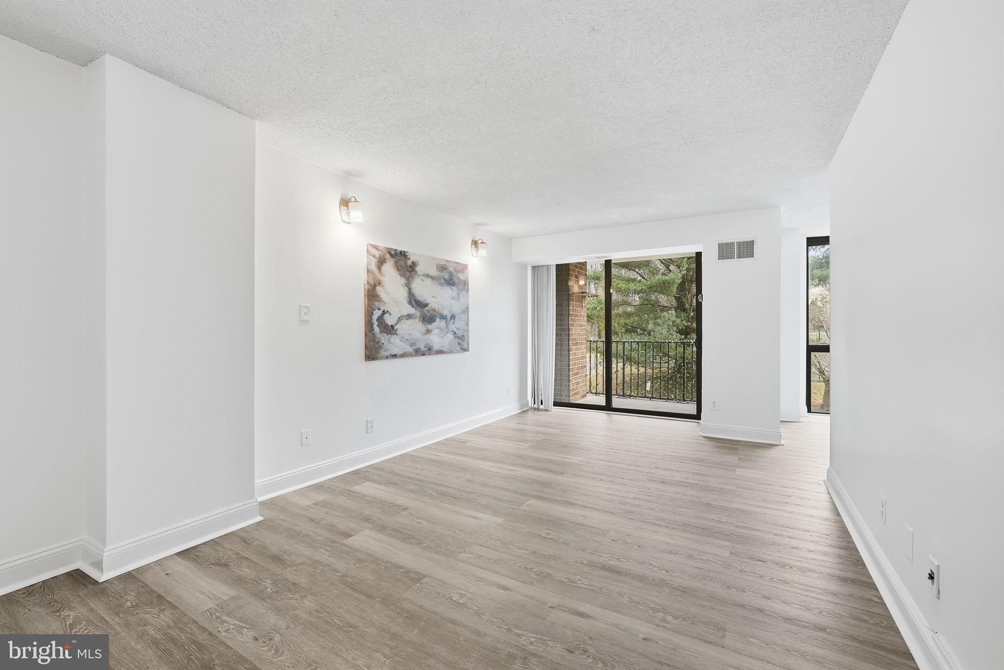 IDYLWOOD TOWERS - Residential