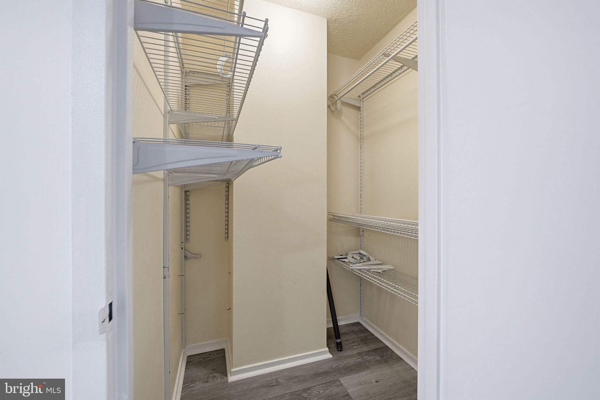 IDYLWOOD TOWERS - Residential