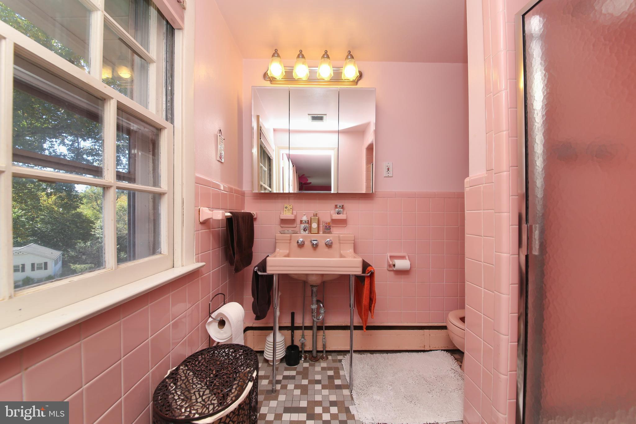 MEADOW BROOK - Residential Lease