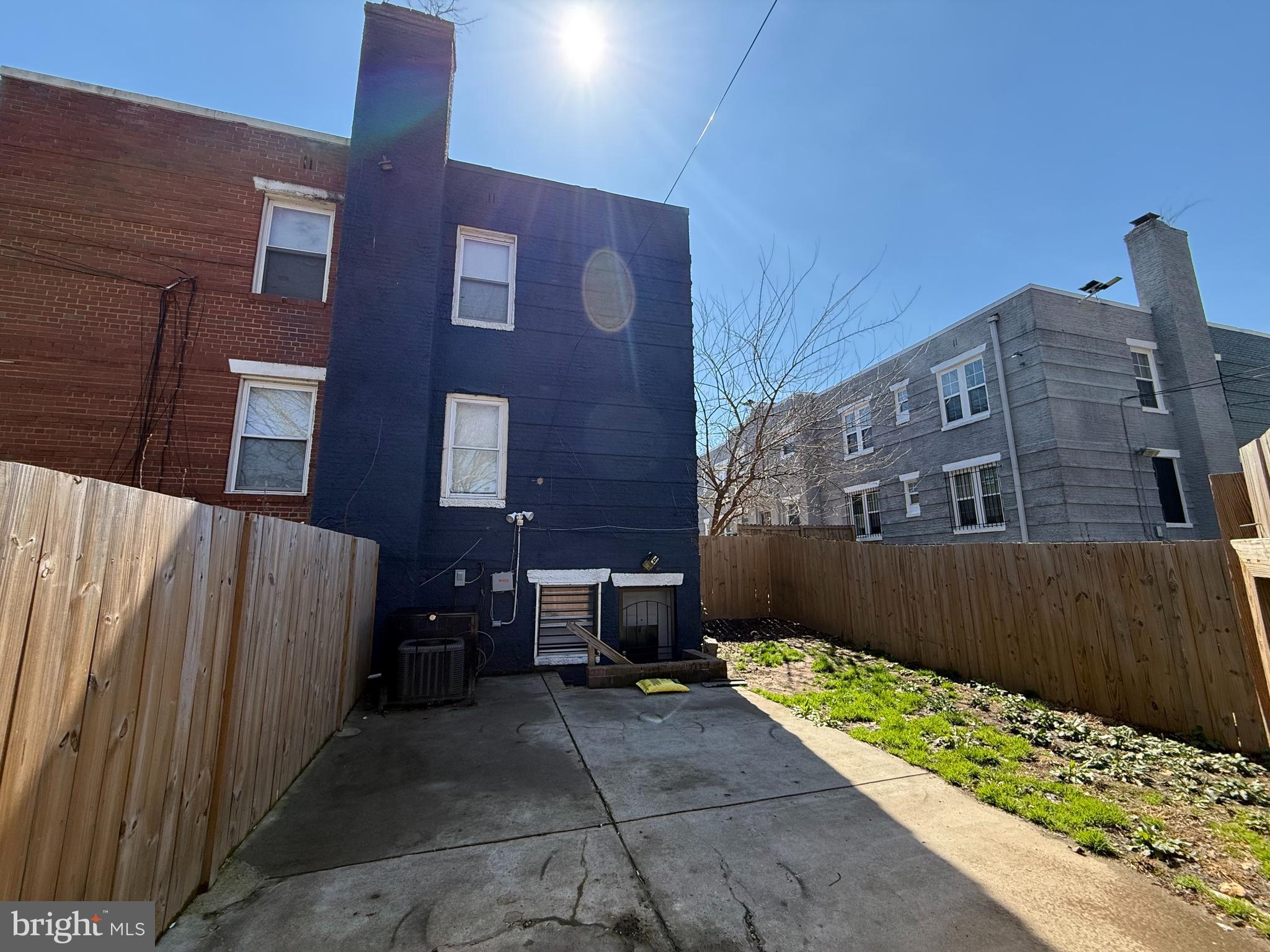 4636 HILLSIDE ROAD SE