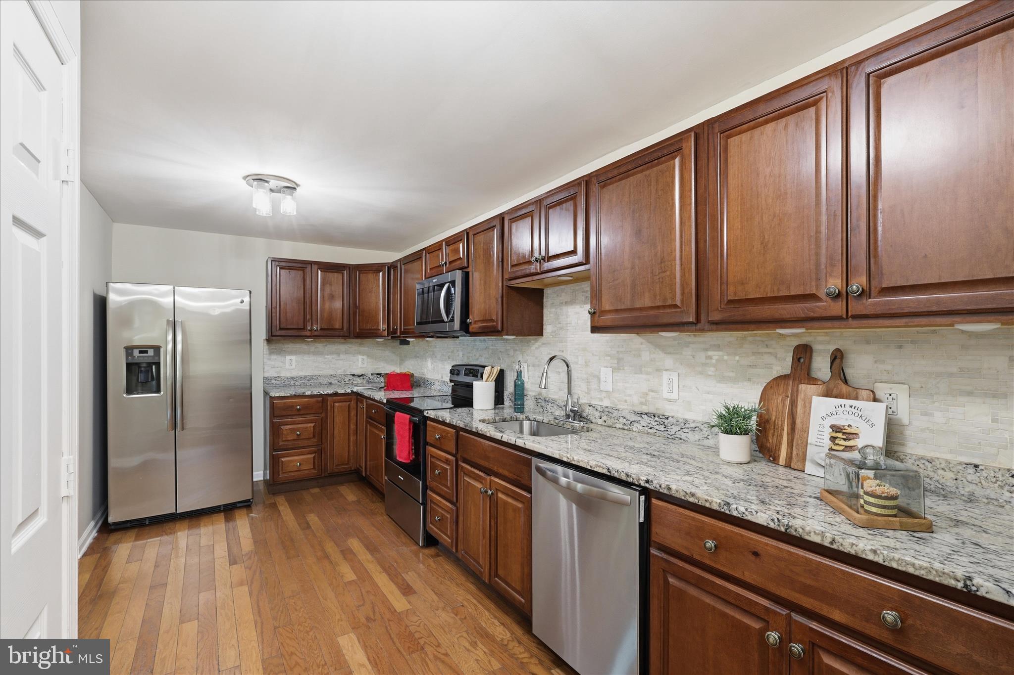 BEVERLY PARK - Residential