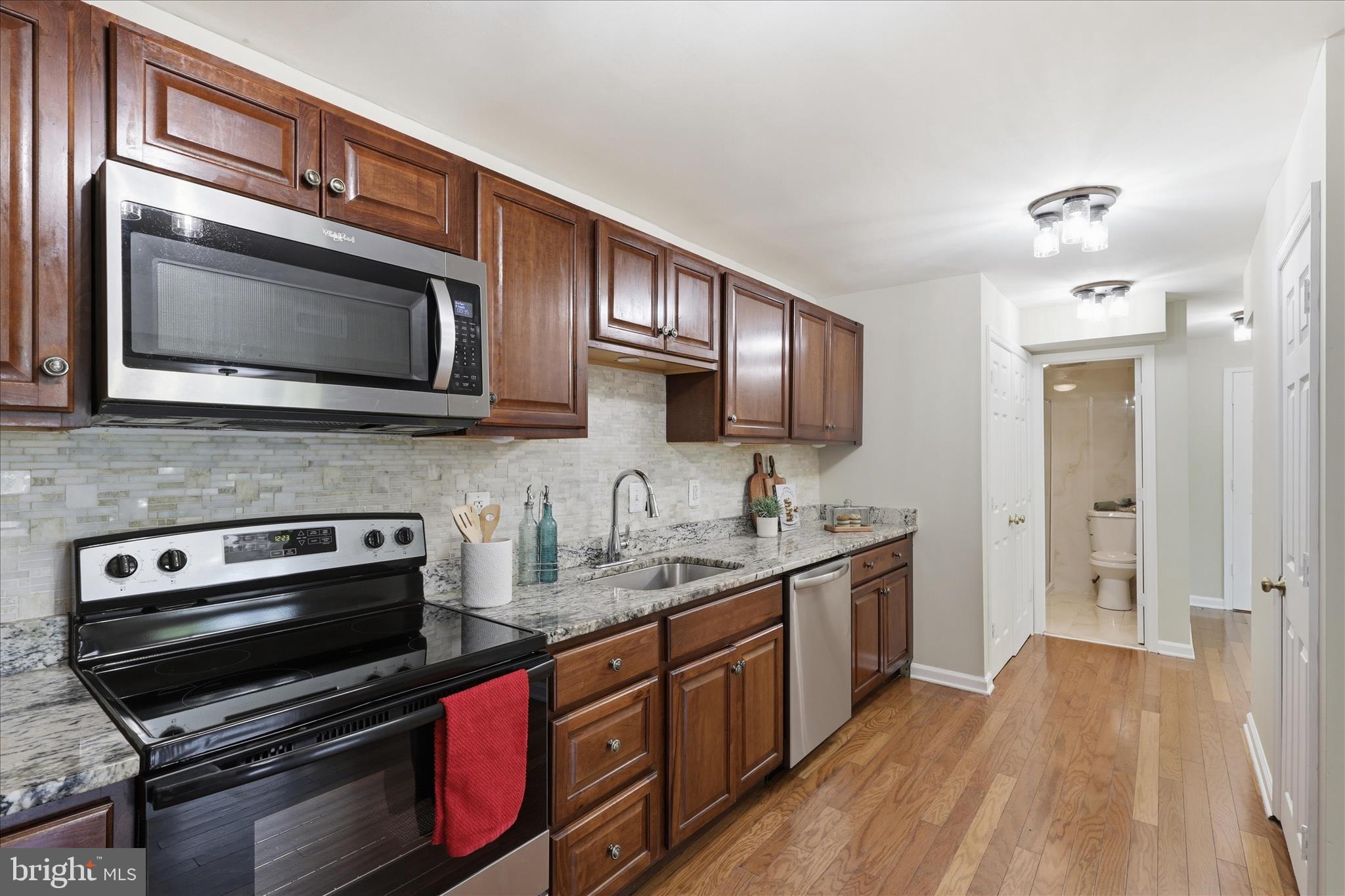 BEVERLY PARK - Residential