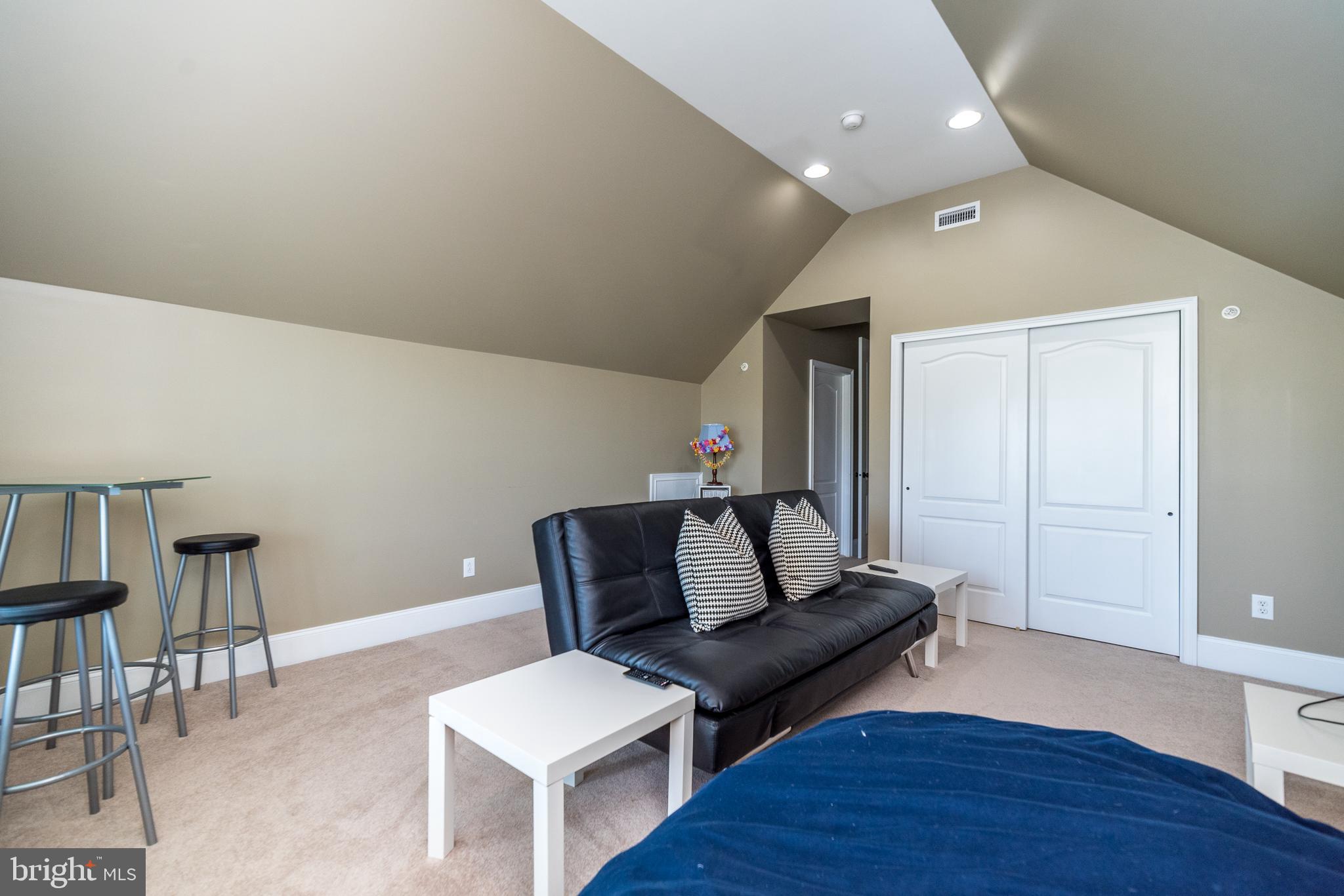 CHAPMANS CORNER - Residential