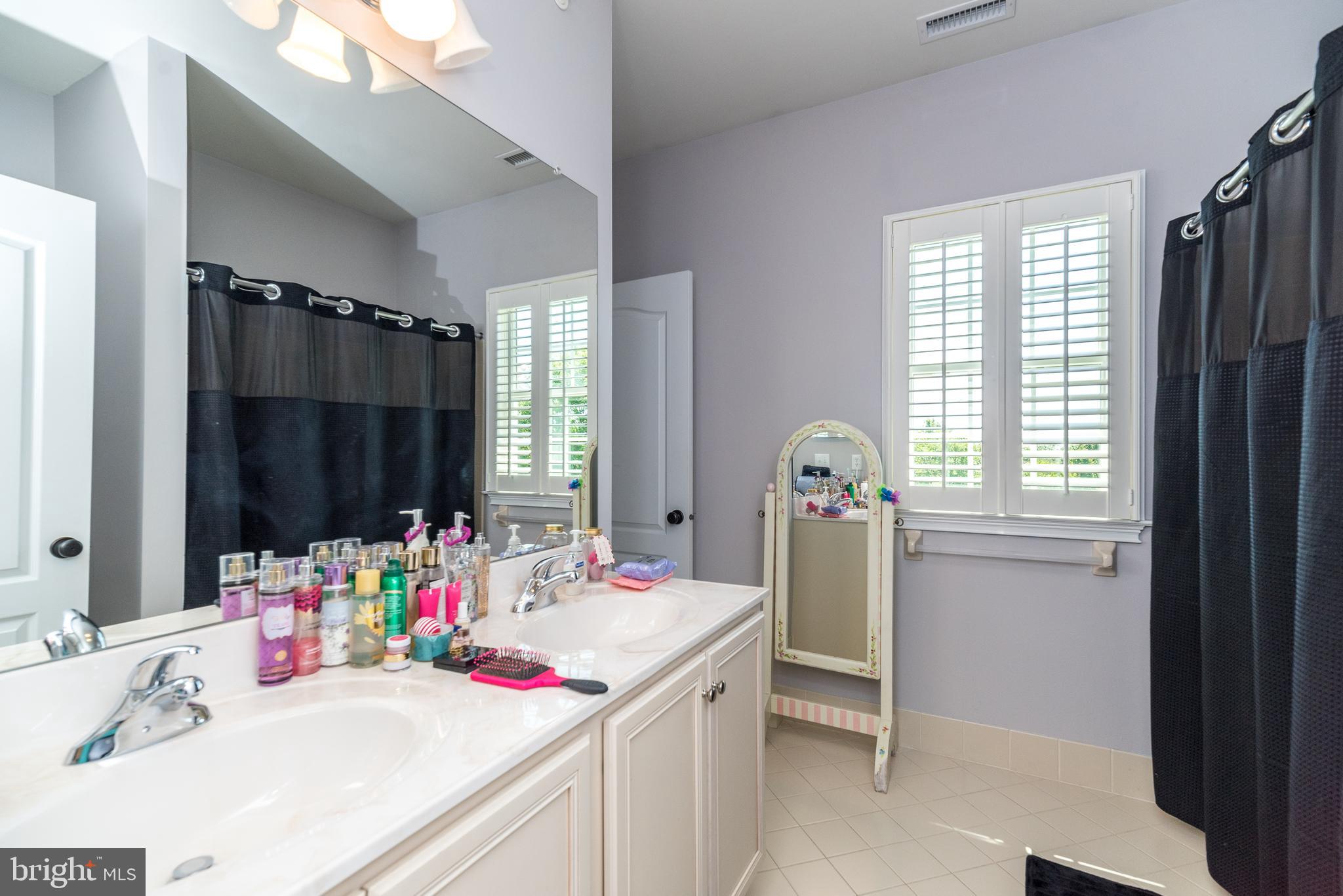 CHAPMANS CORNER - Residential