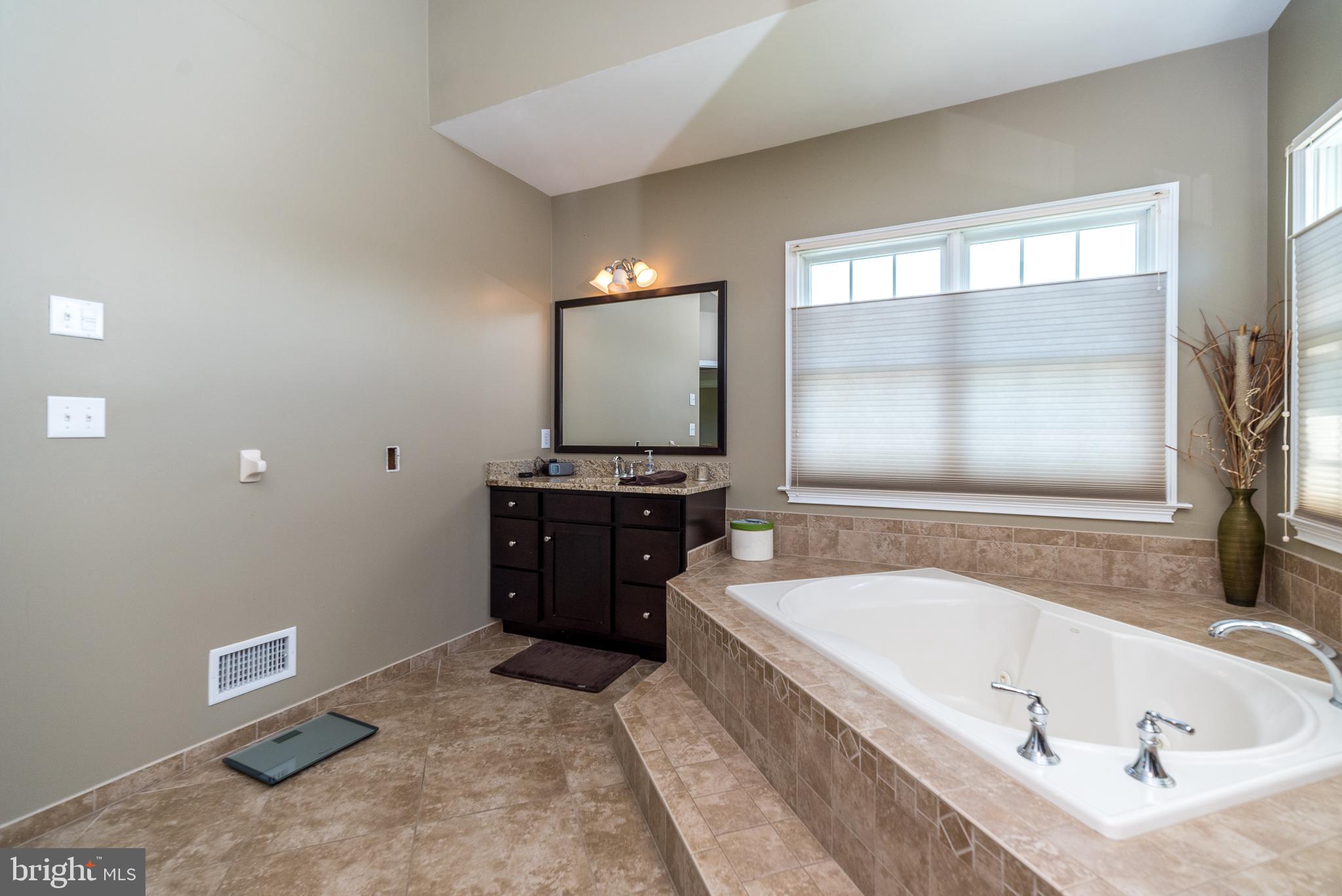 CHAPMANS CORNER - Residential