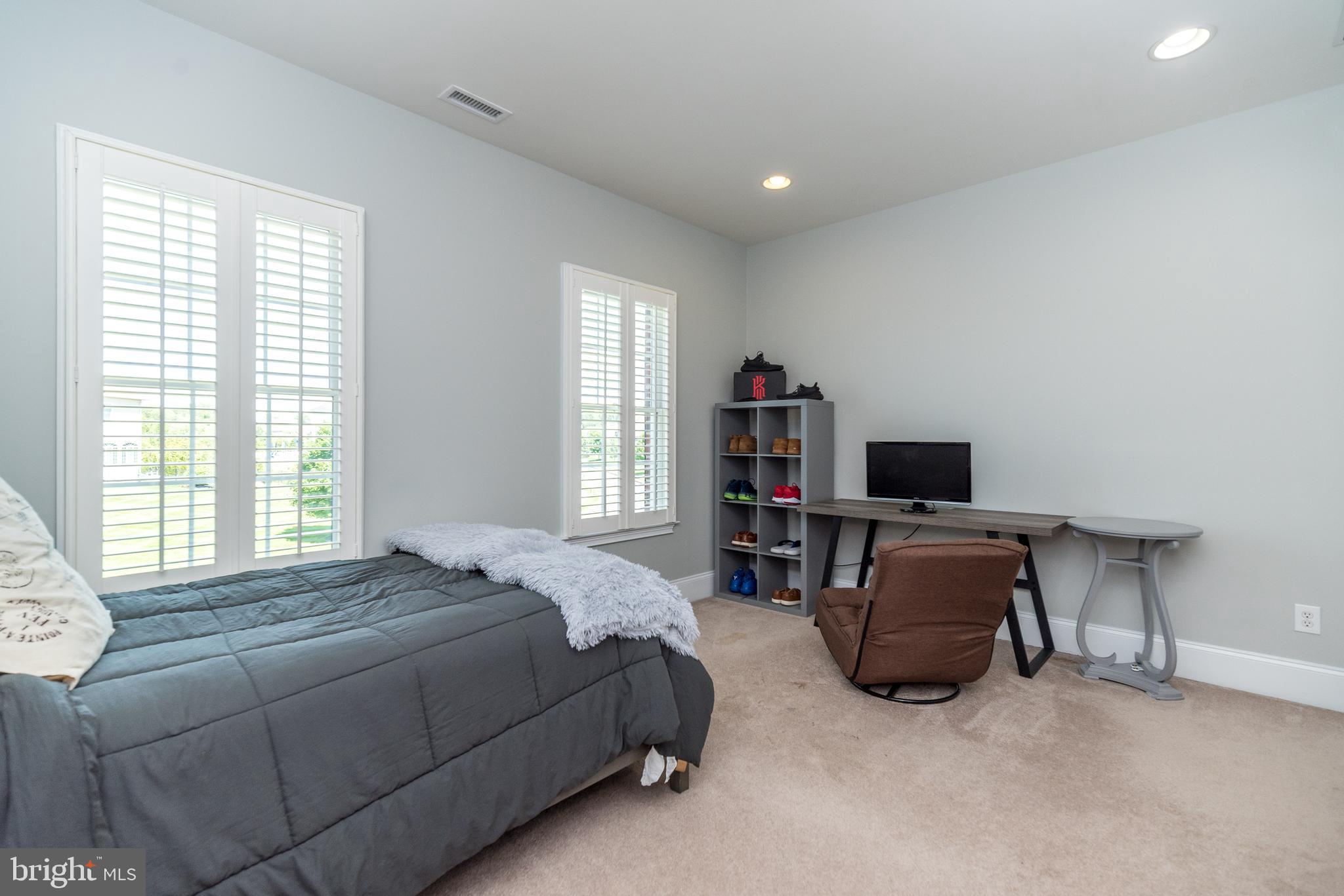 CHAPMANS CORNER - Residential