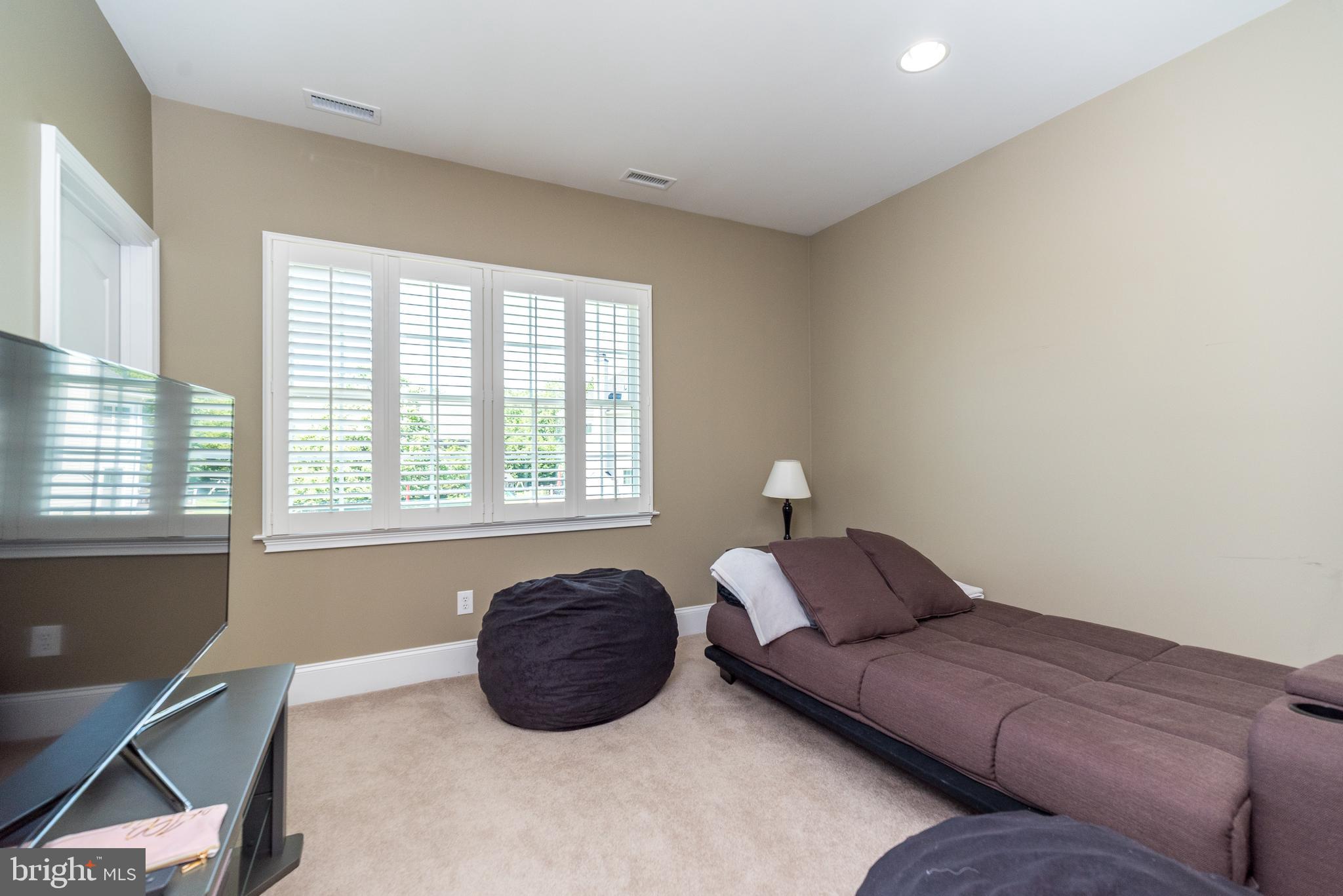 CHAPMANS CORNER - Residential