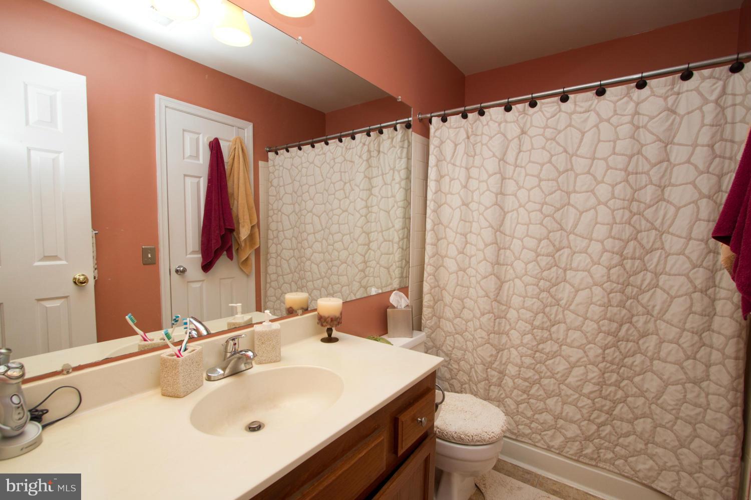 LONDON TOWN WEST - Residential Lease