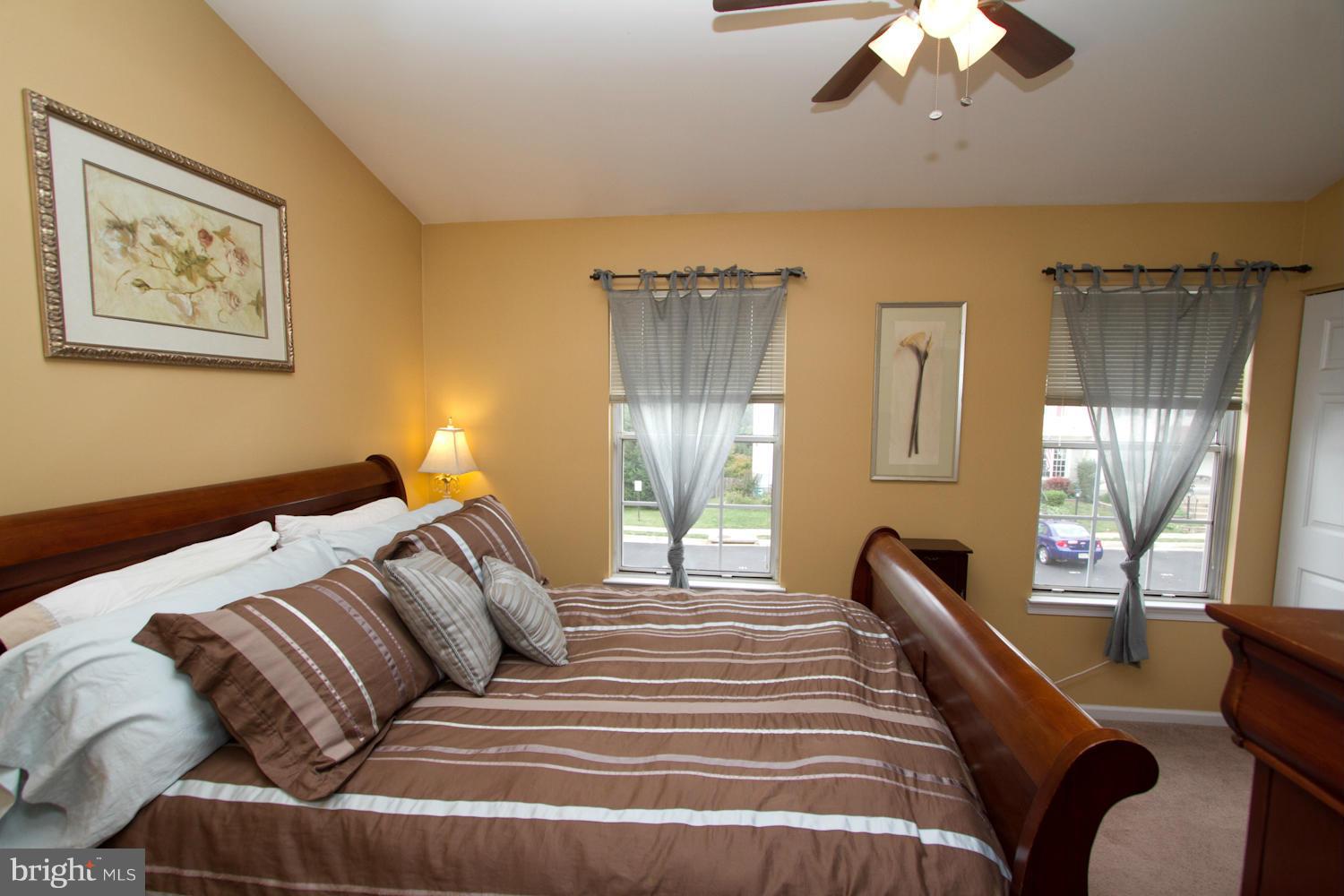 LONDON TOWN WEST - Residential Lease