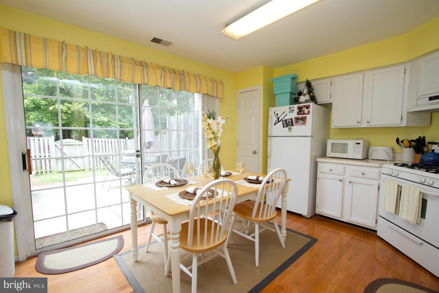 LONDON TOWN WEST - Residential Lease