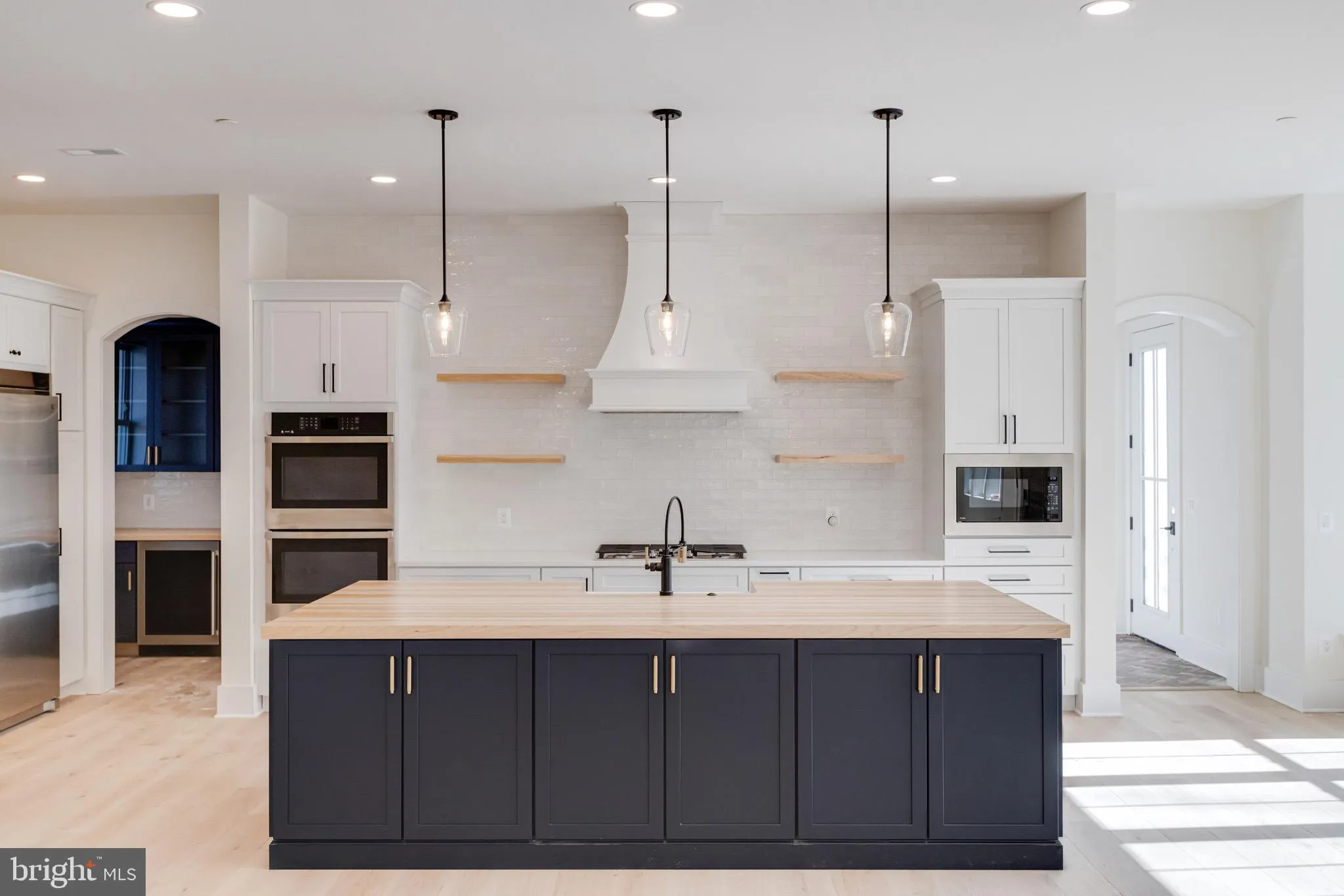 Lutherville Timonium, Maryland 21093, United States, 5 Bedrooms Bedrooms, ,5 BathroomsBathrooms,Residential,Active,113891