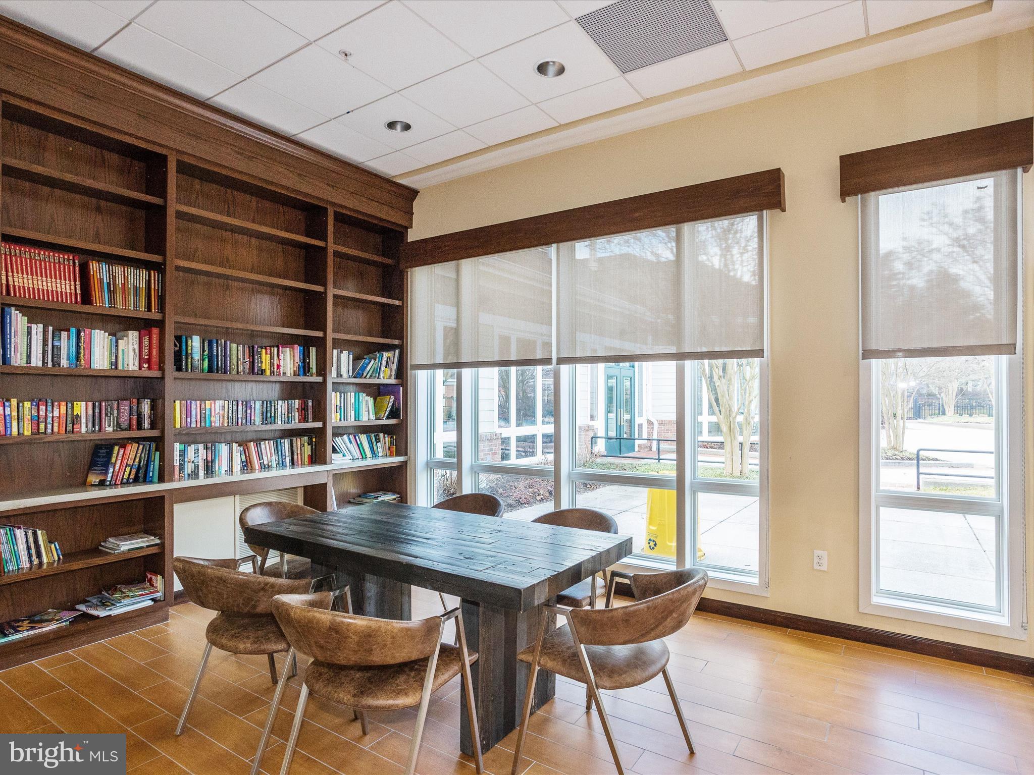 WOODLAND WALK - Residential