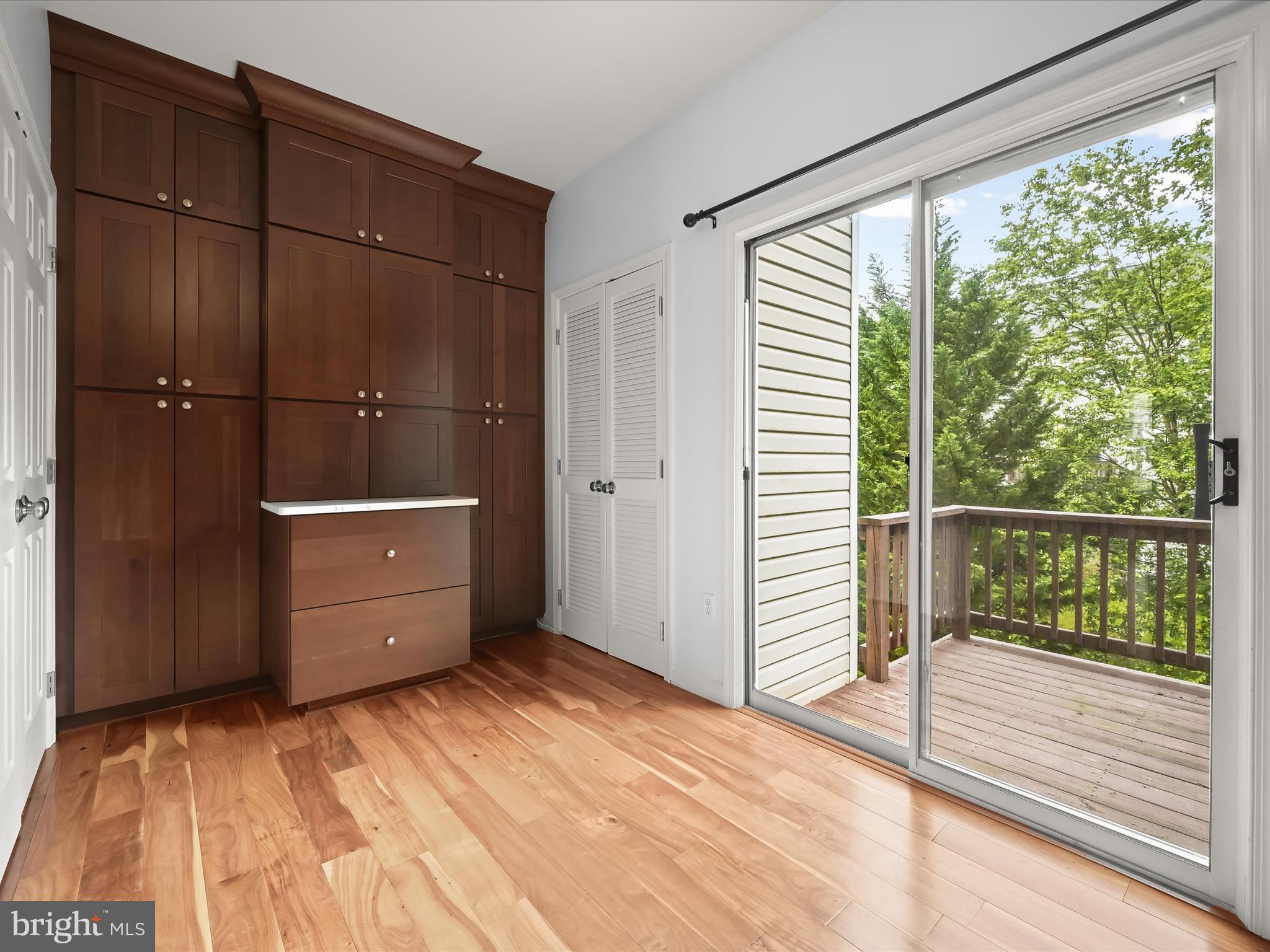 WOODLAND WALK - Residential