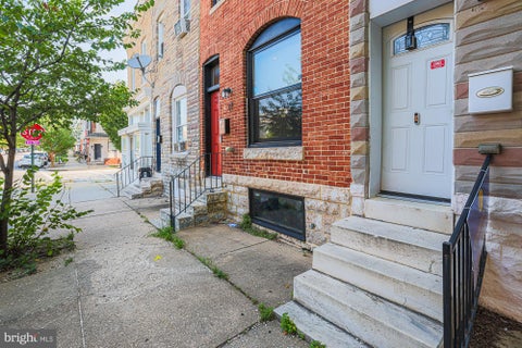 Townhouse For Rent - 27 S East Avenue<br/> BALTIMORE, MD 21224