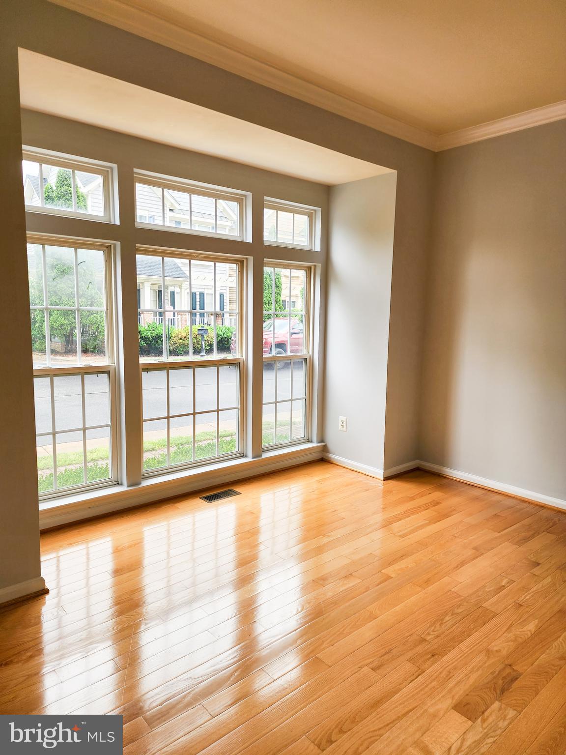 LORTON TOWN CNTR LANDBAY - Residential